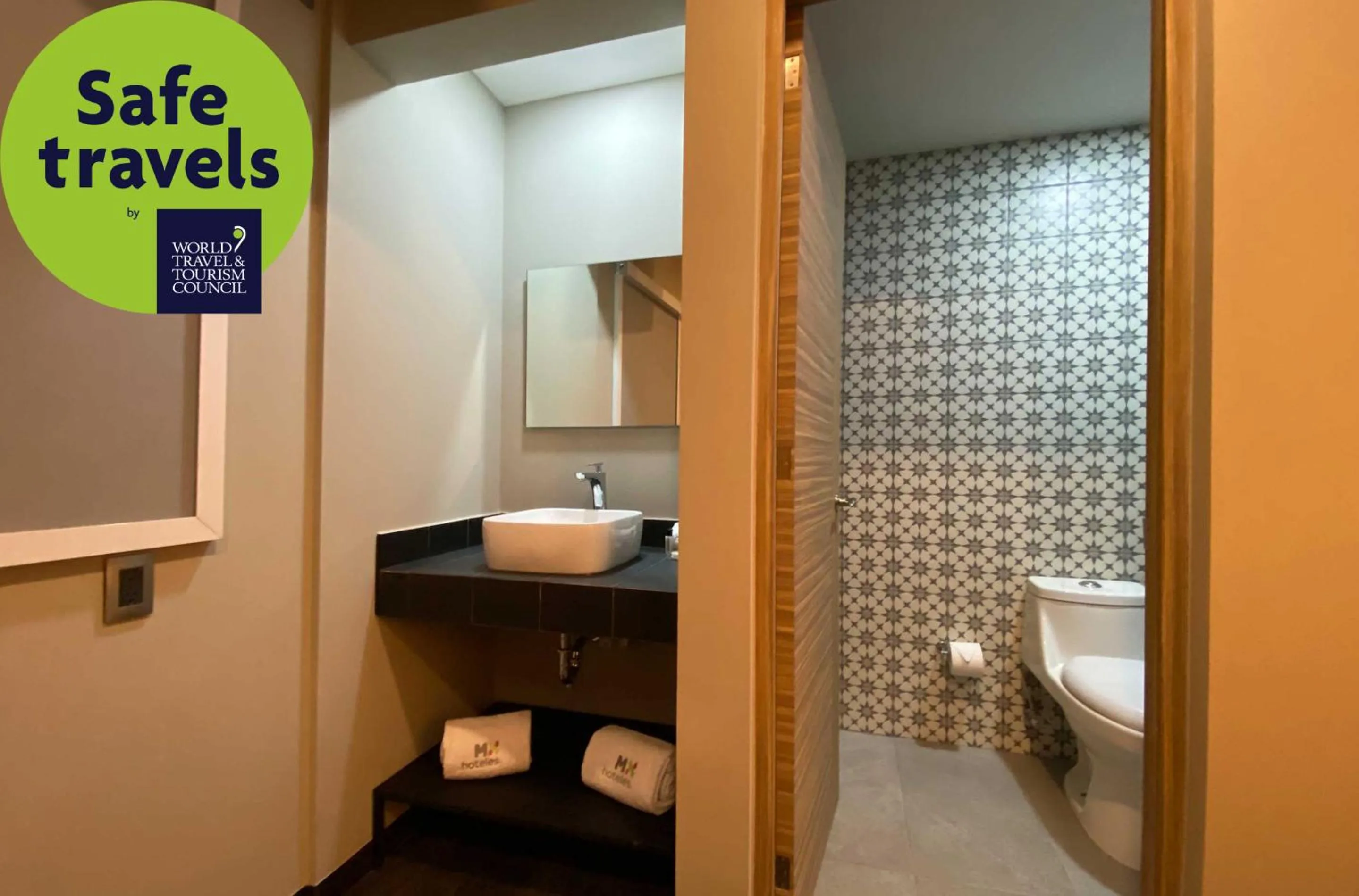 Bathroom in Hotel MX zócalo CDMX, Trademark Collection by Wyndham