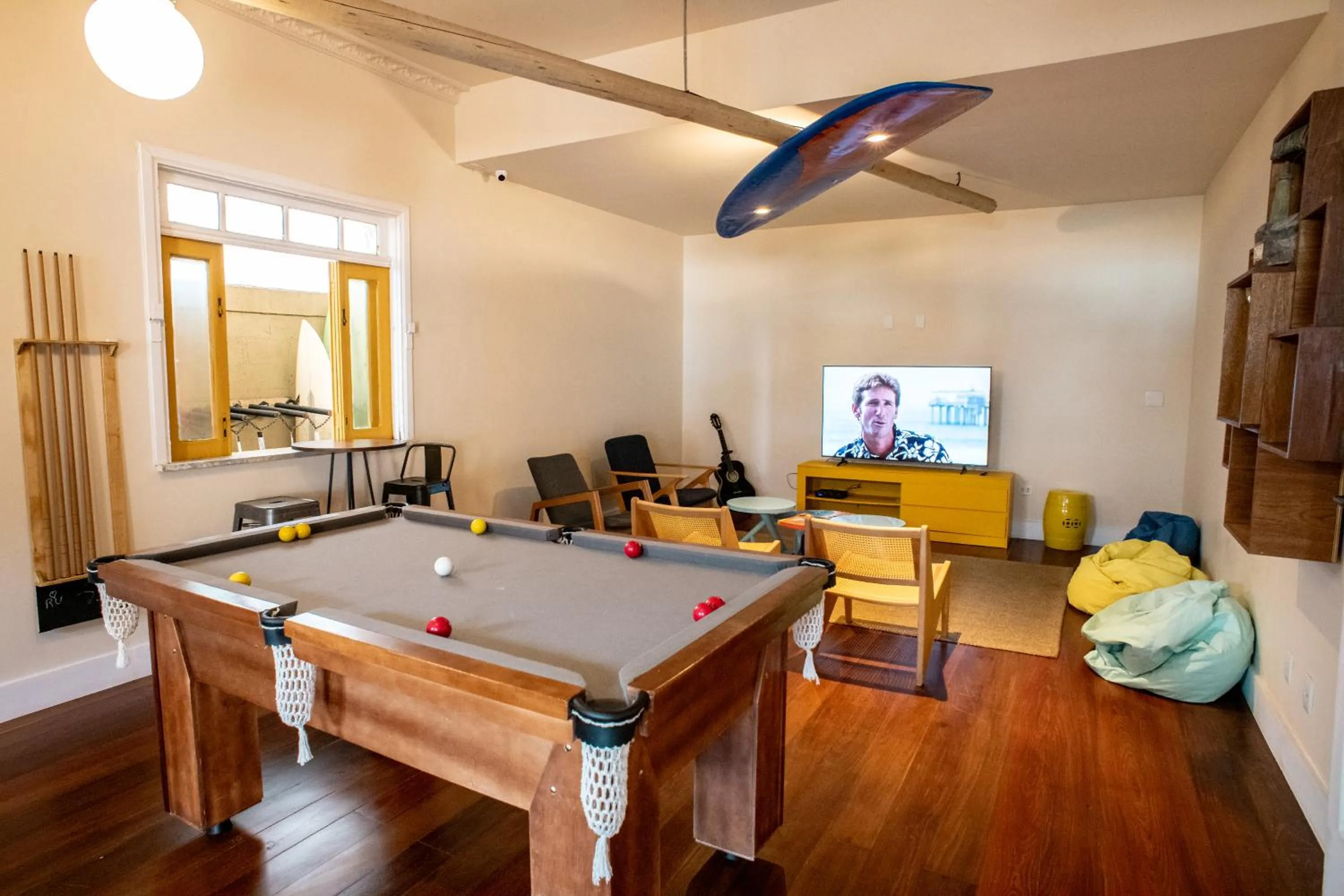 Living room in Longboard Paradise Surf Club