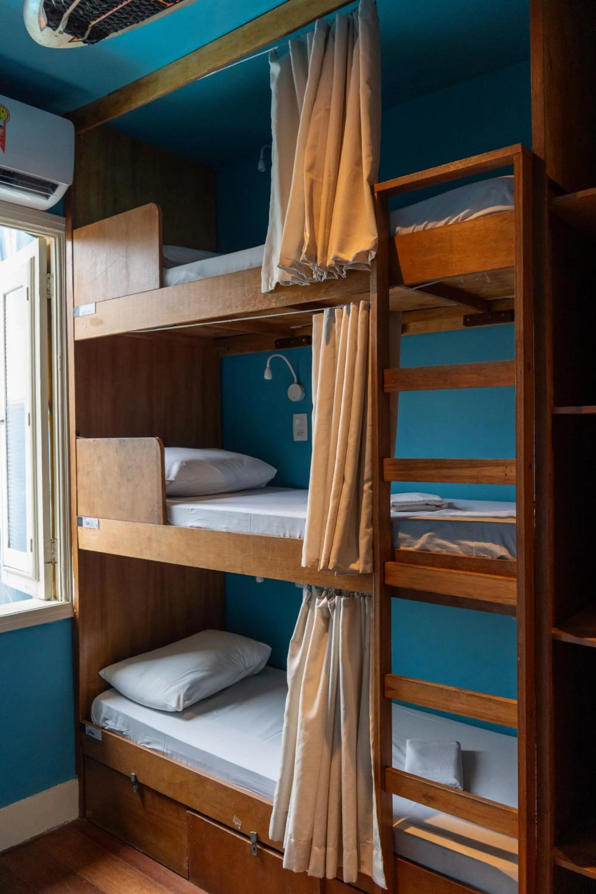 Bedroom, Bed in Longboard Paradise Surf Club