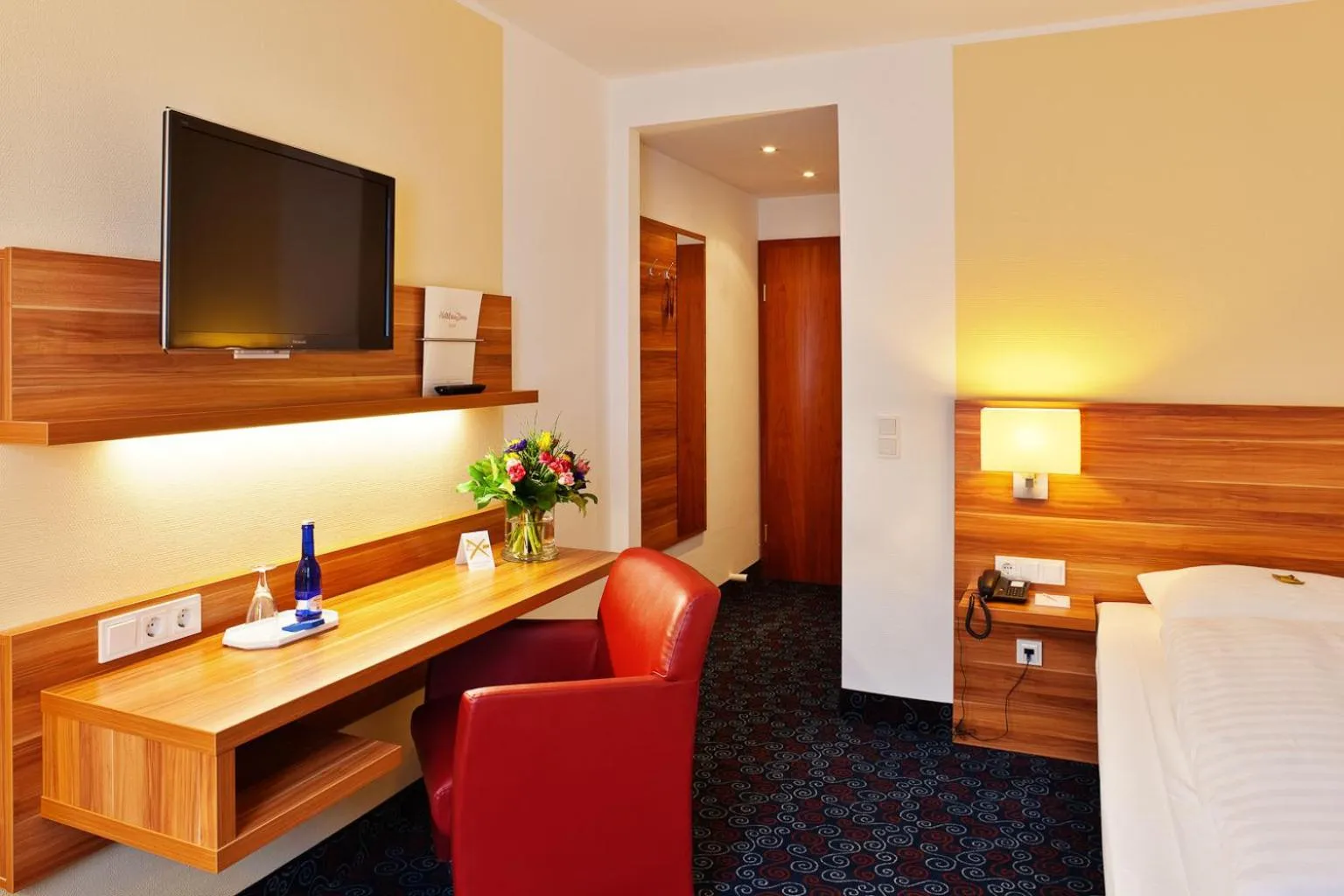 TV and multimedia, Bed in Hotel am Dom