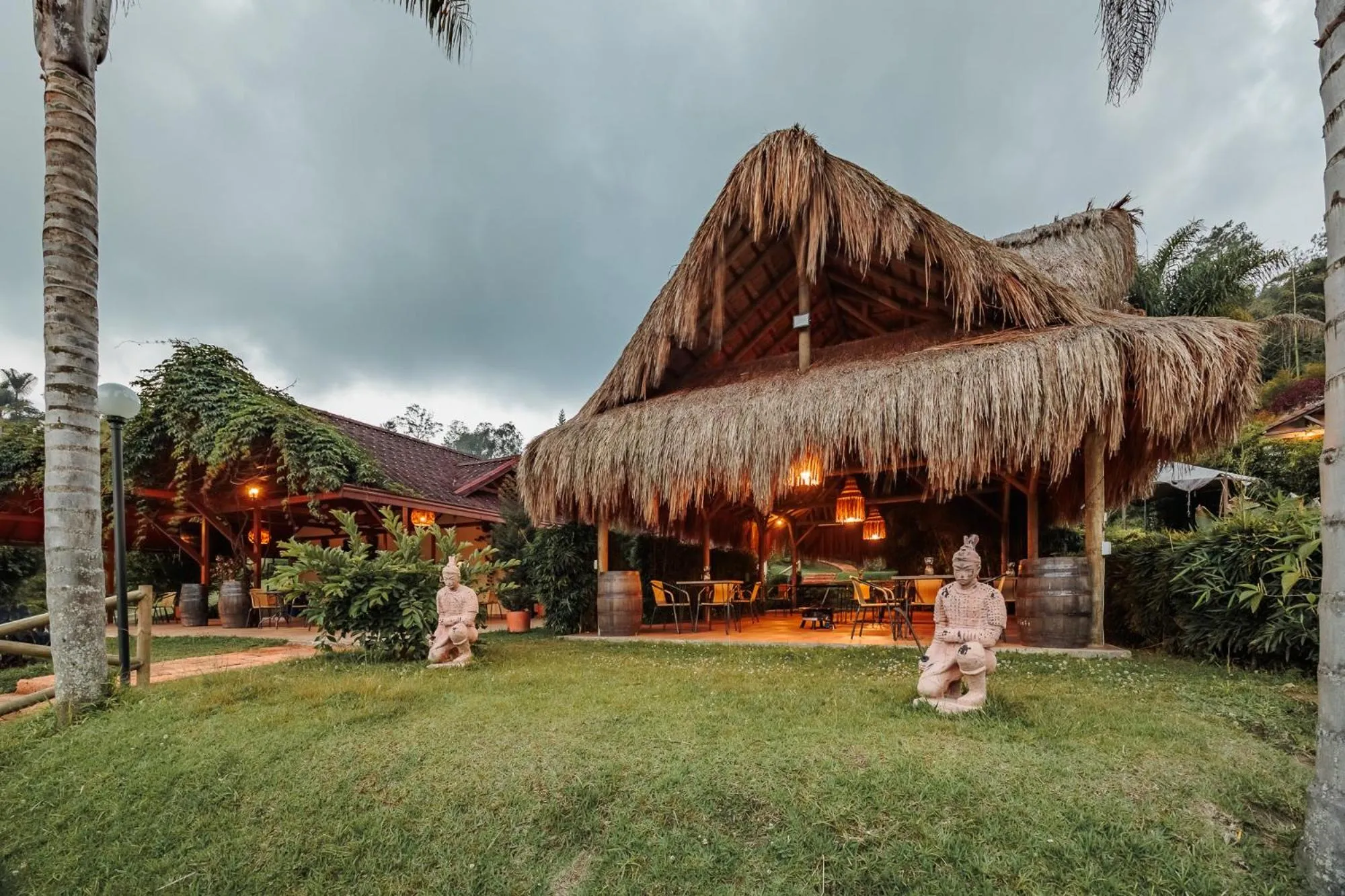 Pietrasanta hotel campestre frente a la represa del Peñol y Guatape