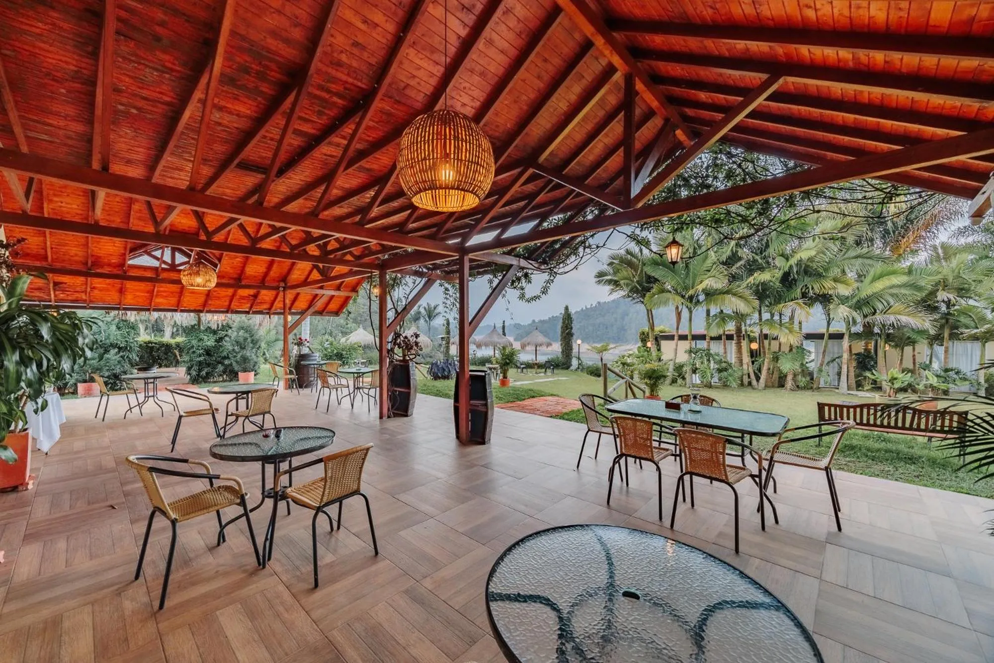 Pietrasanta hotel campestre frente a la represa del Peñol y Guatape