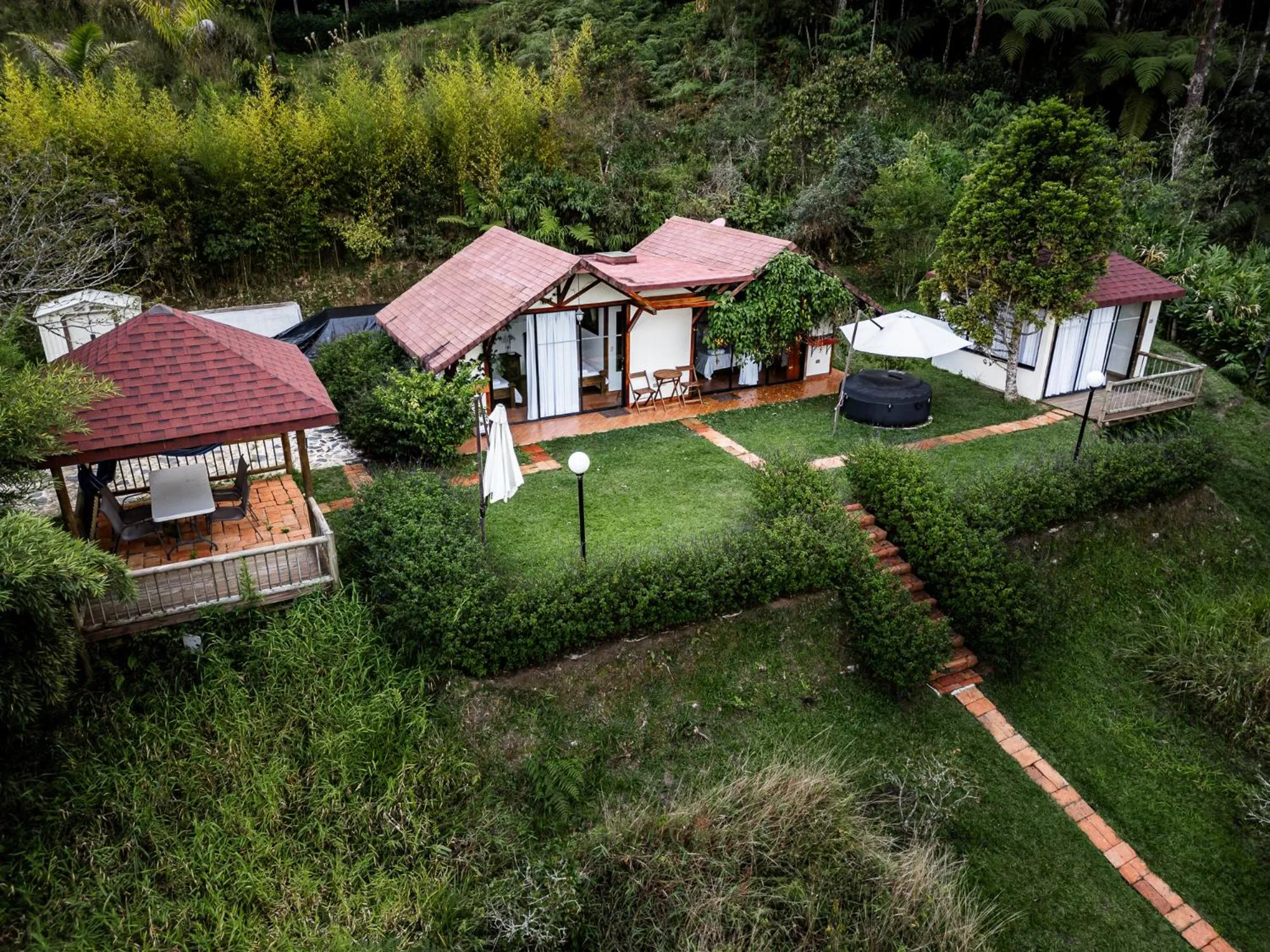 Pietrasanta hotel campestre frente a la represa del Peñol y Guatape
