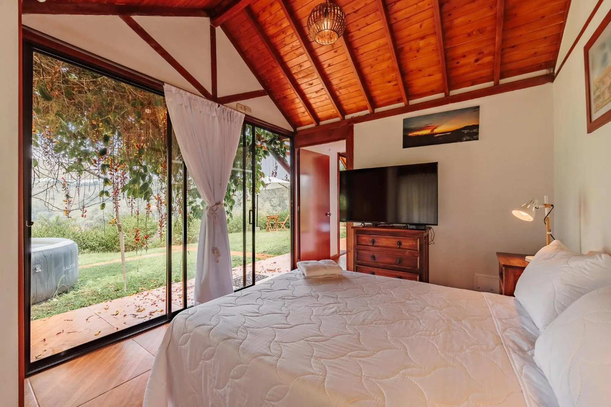 Bed in Pietrasanta hotel campestre frente a la represa del Peñol y Guatape