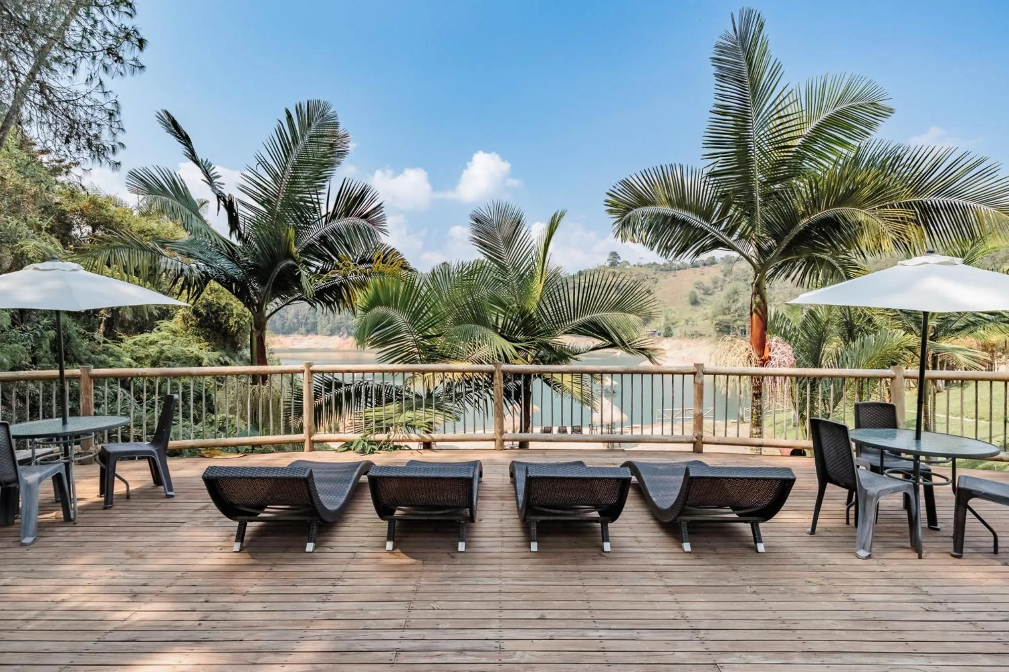 Pietrasanta hotel campestre frente a la represa del Peñol y Guatape