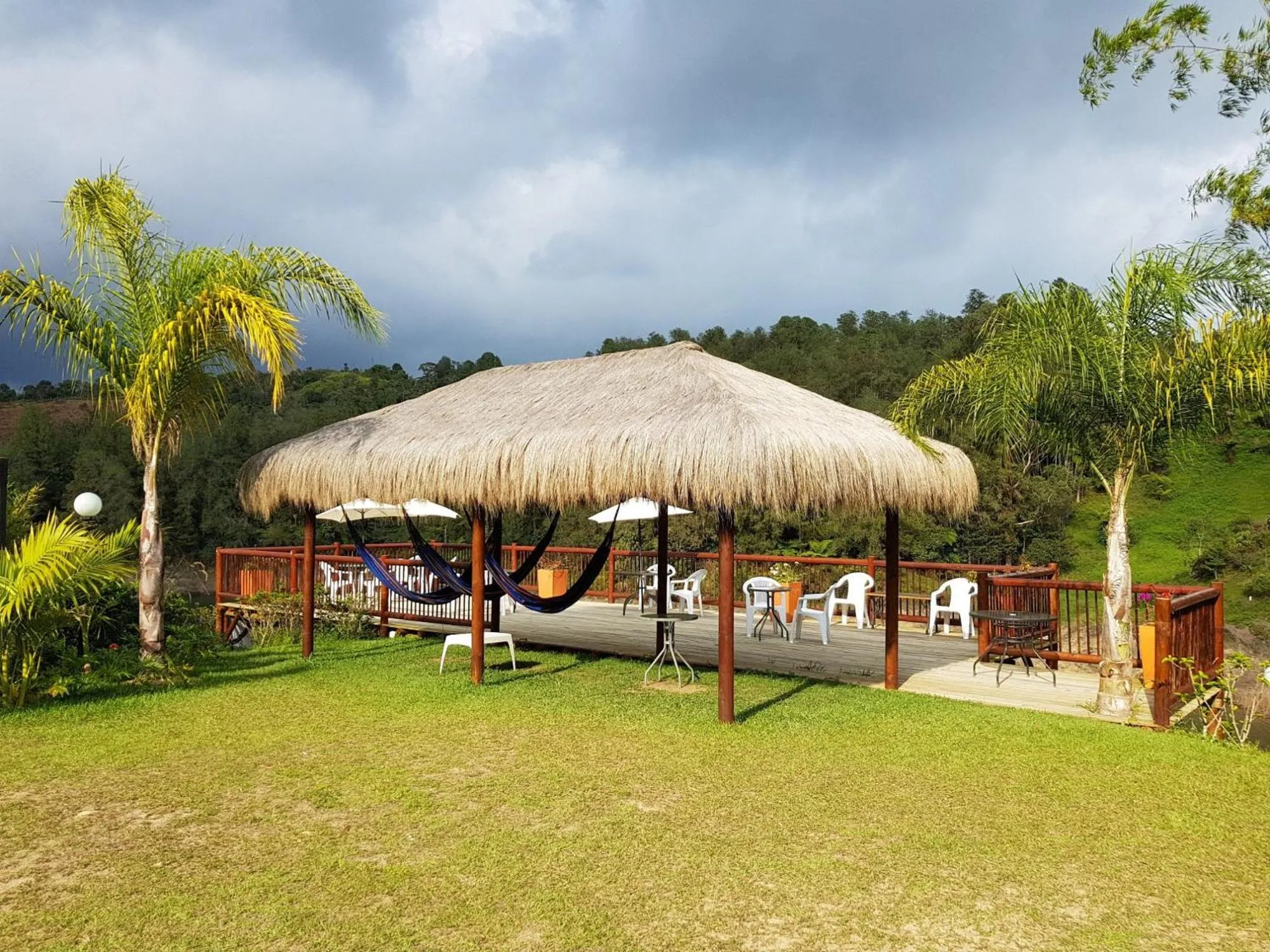 Pietrasanta hotel campestre frente a la represa del Peñol y Guatape