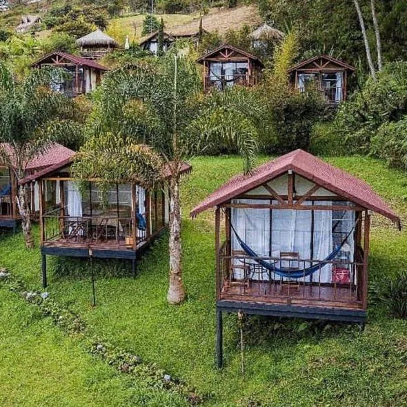 Pietrasanta hotel campestre frente a la represa del Peñol y Guatape