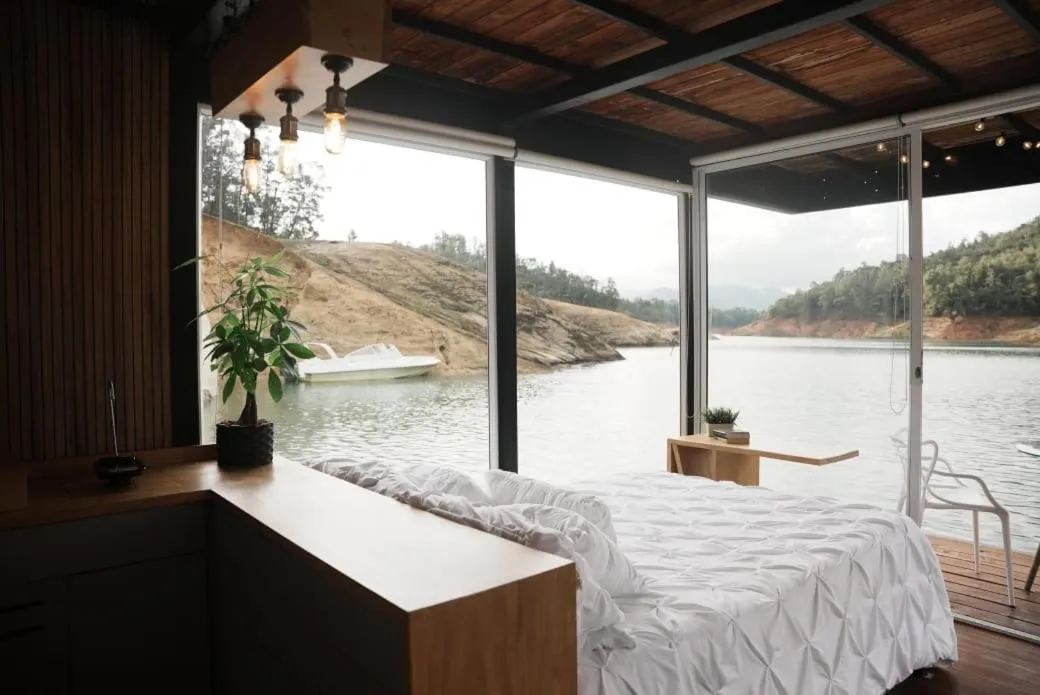 Bed in Pietrasanta hotel campestre frente a la represa del Peñol y Guatape