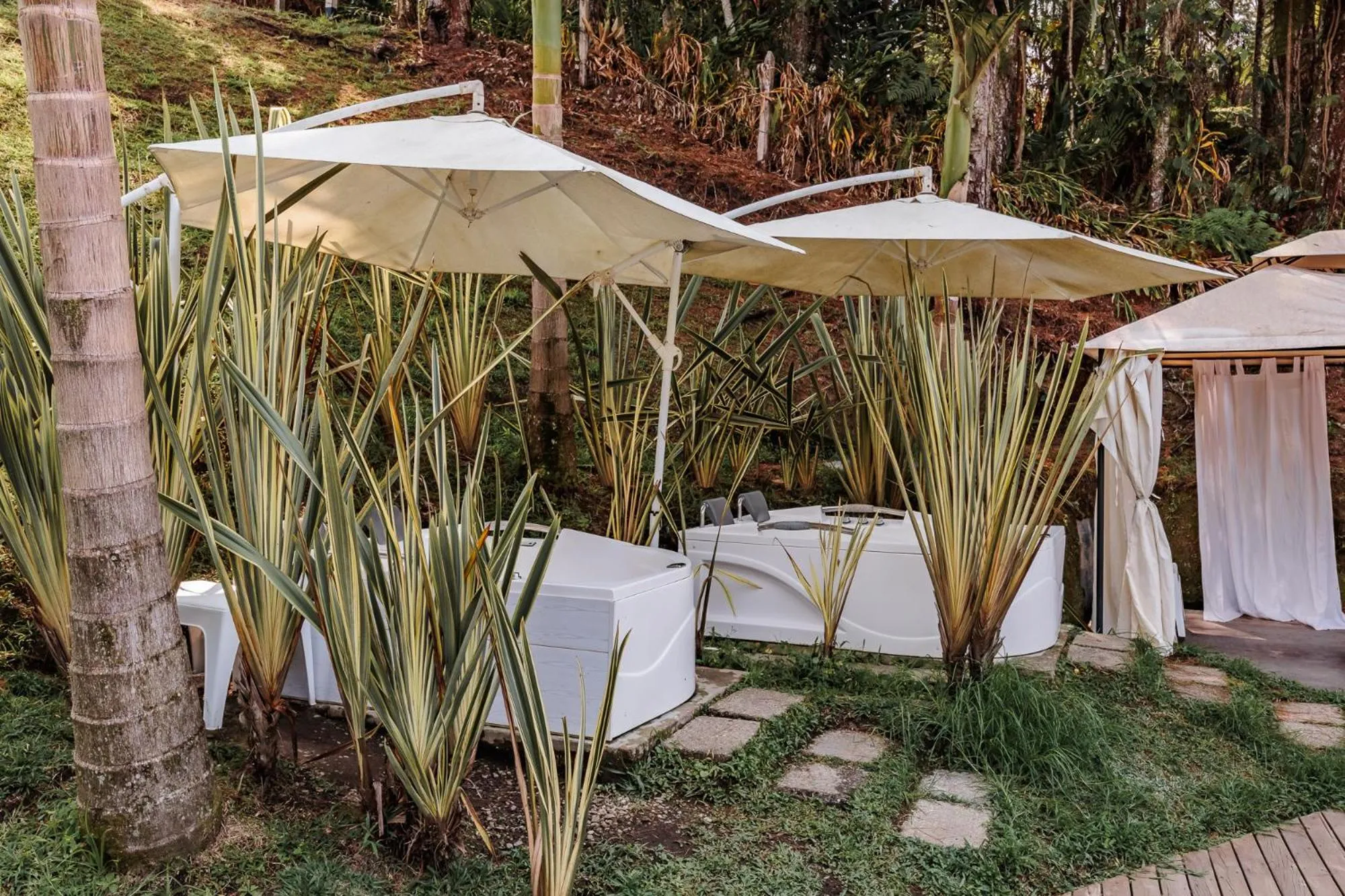 Pietrasanta hotel campestre frente a la represa del Peñol y Guatape