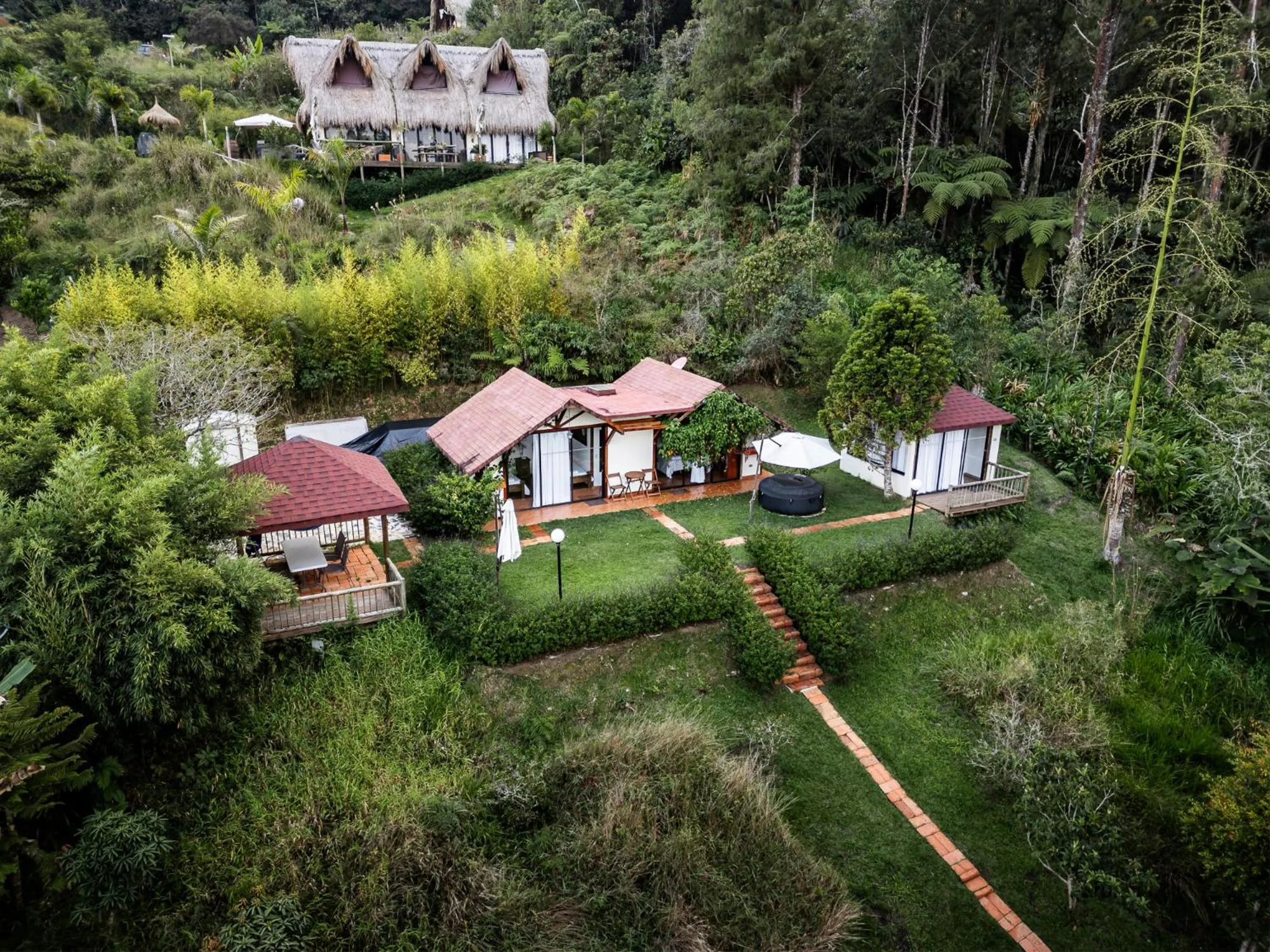 Pietrasanta hotel campestre frente a la represa del Peñol y Guatape