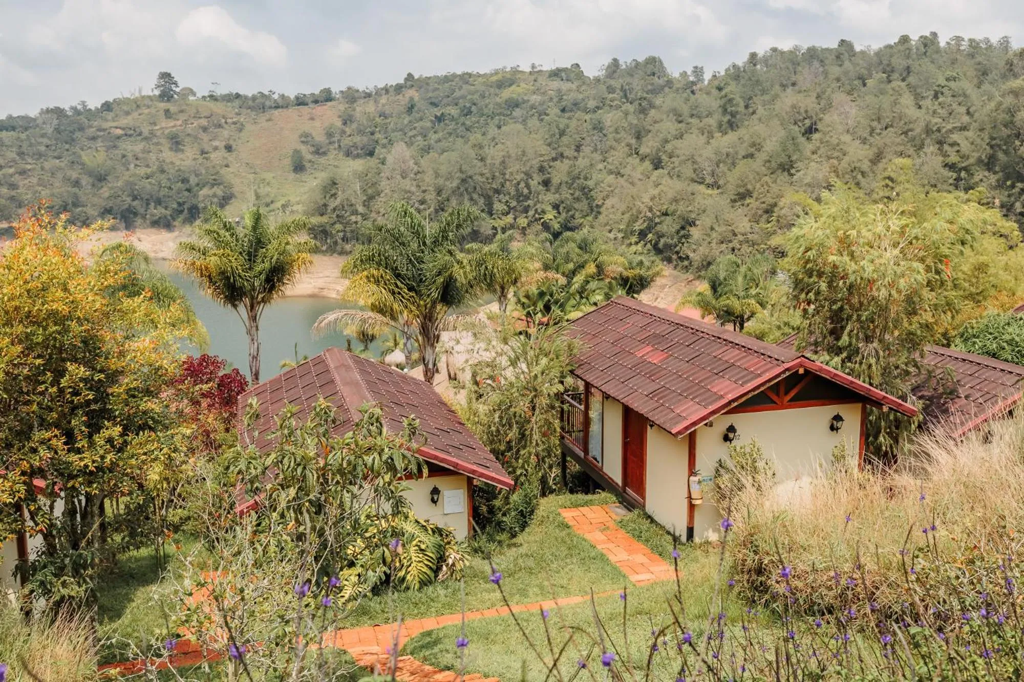 Pietrasanta hotel campestre frente a la represa del Peñol y Guatape
