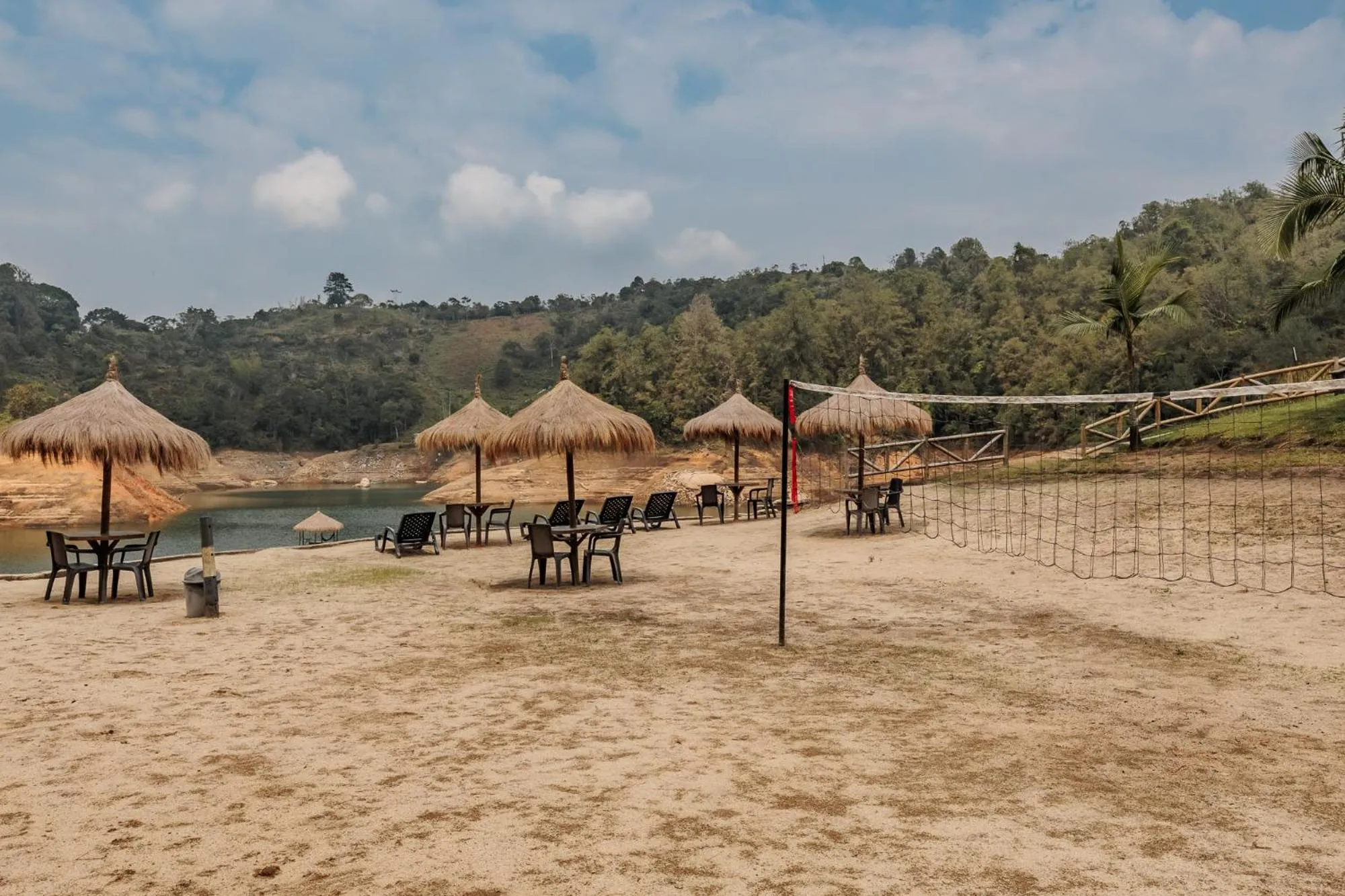 Pietrasanta hotel campestre frente a la represa del Peñol y Guatape