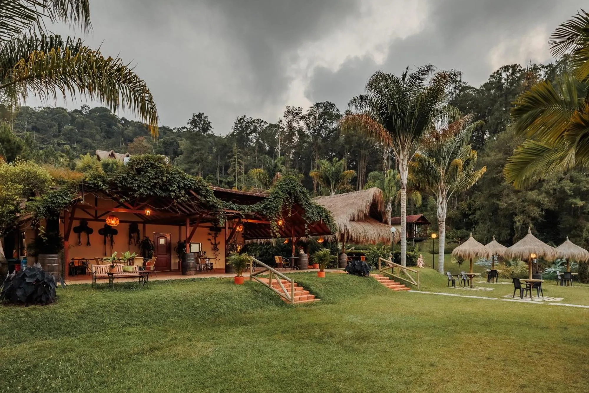 Pietrasanta hotel campestre frente a la represa del Peñol y Guatape