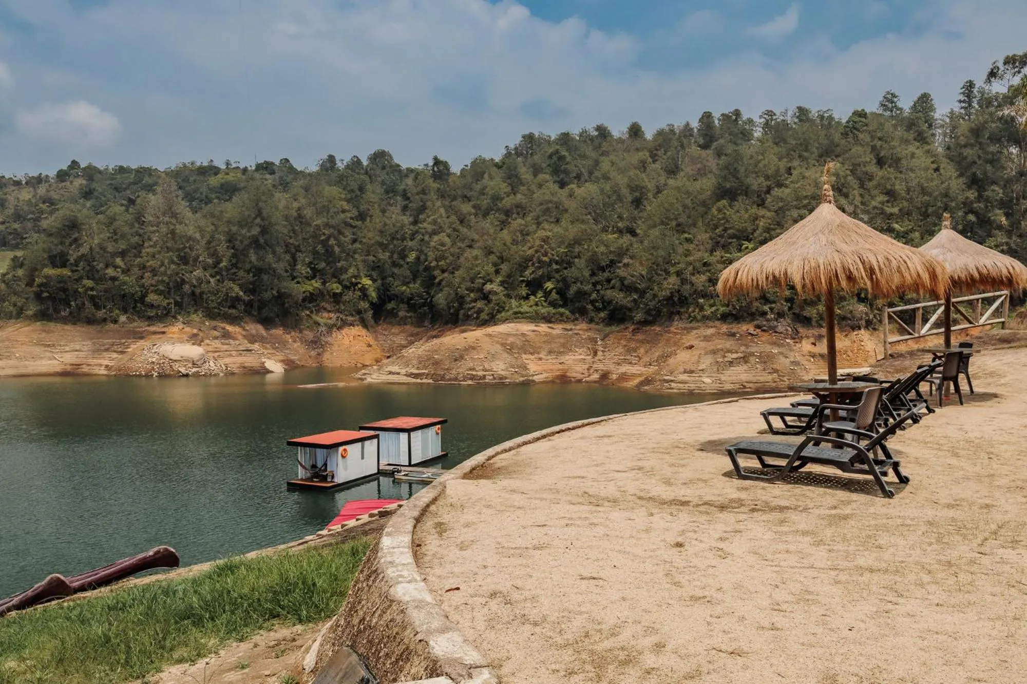 Pietrasanta hotel campestre frente a la represa del Peñol y Guatape