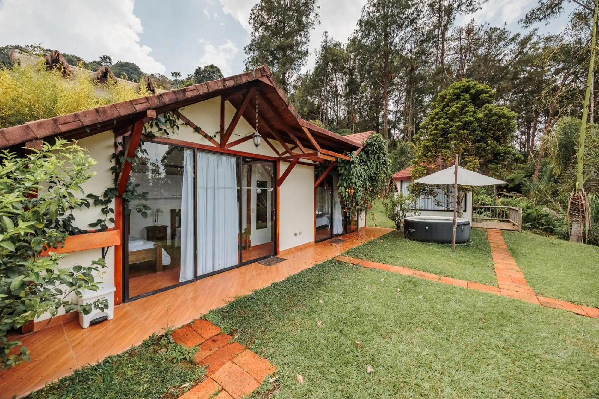 Pietrasanta hotel campestre frente a la represa del Peñol y Guatape