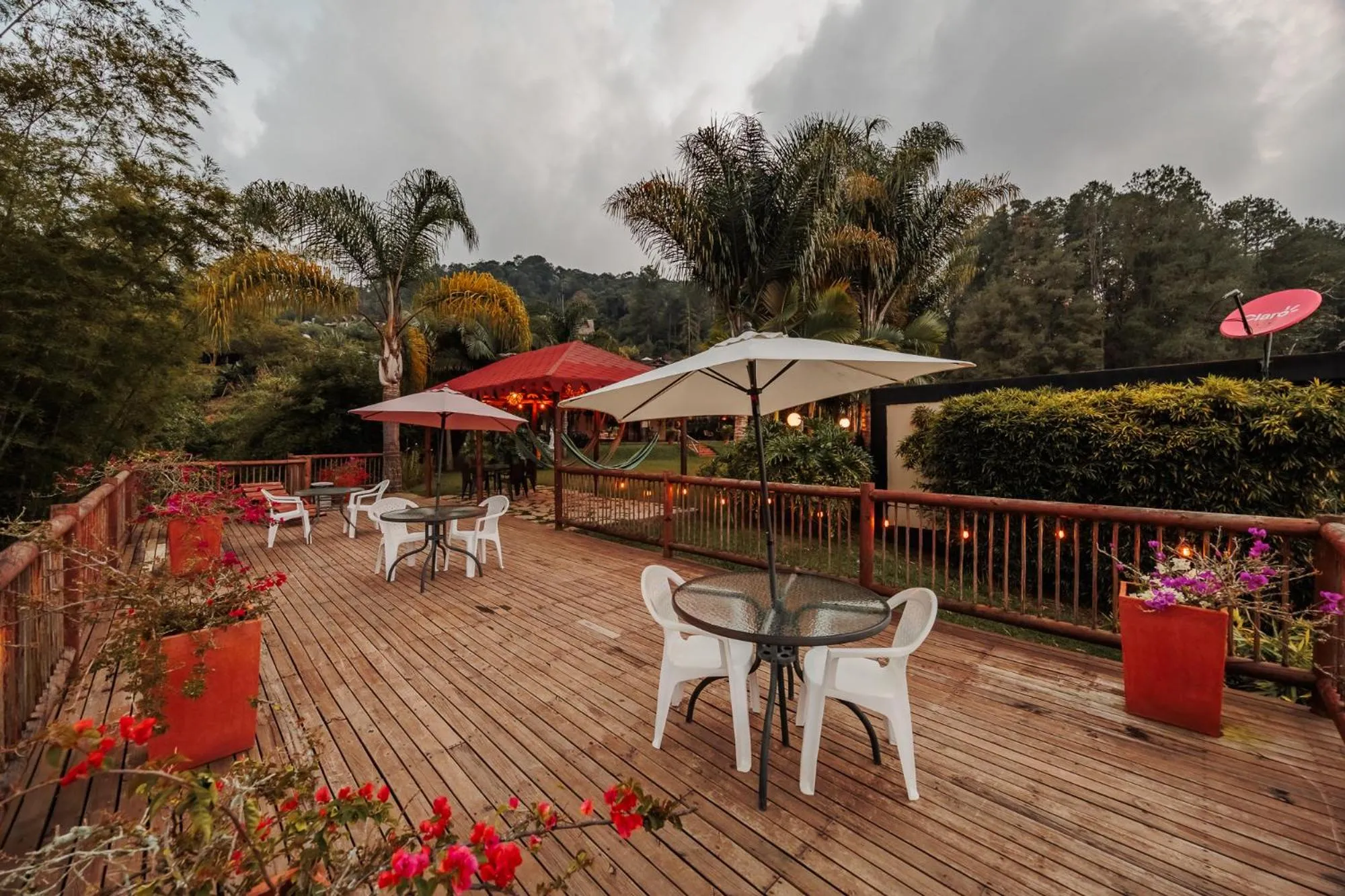 Pietrasanta hotel campestre frente a la represa del Peñol y Guatape