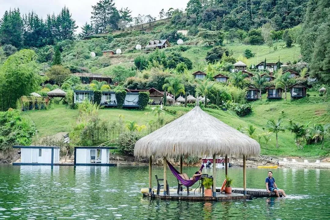Pietrasanta hotel campestre frente a la represa del Peñol y Guatape