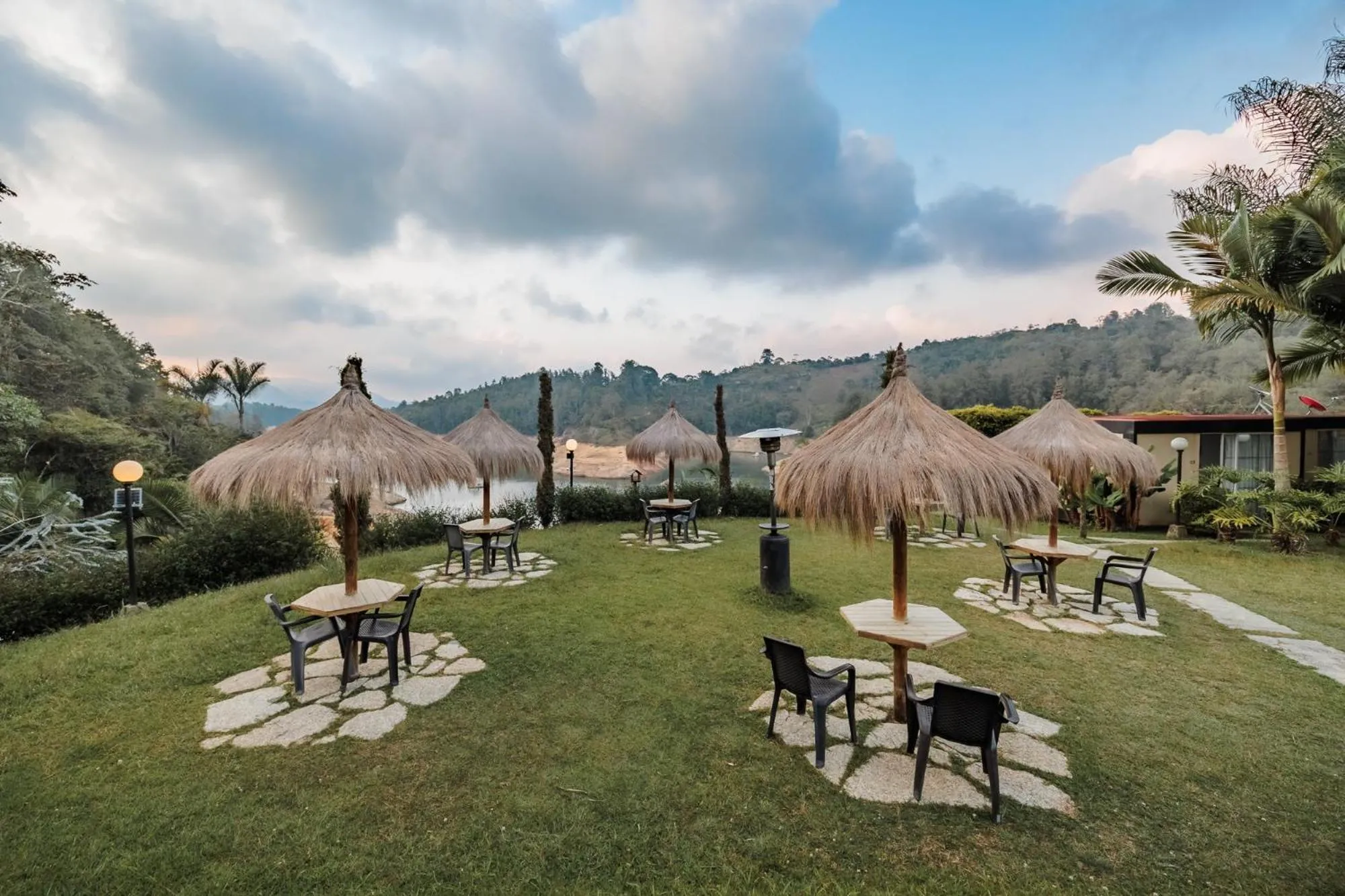 Pietrasanta hotel campestre frente a la represa del Peñol y Guatape