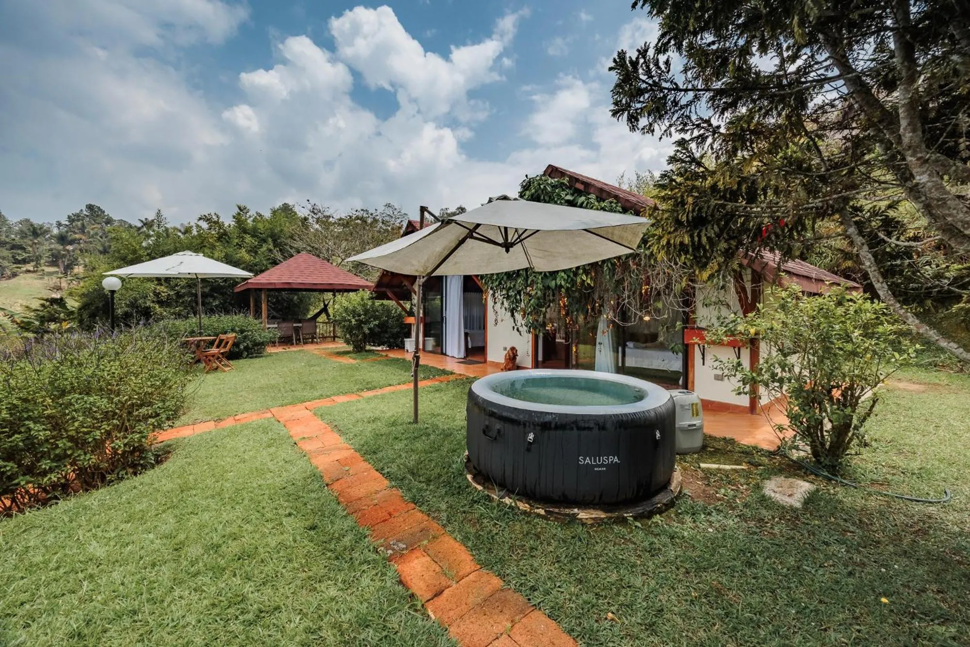 Pietrasanta hotel campestre frente a la represa del Peñol y Guatape