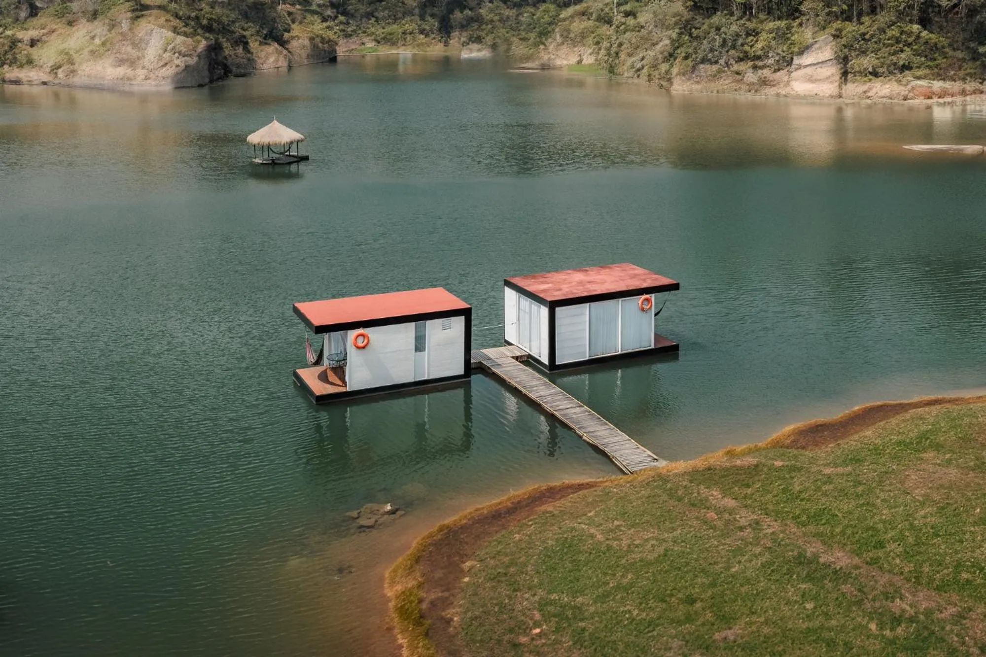 Pietrasanta hotel campestre frente a la represa del Peñol y Guatape