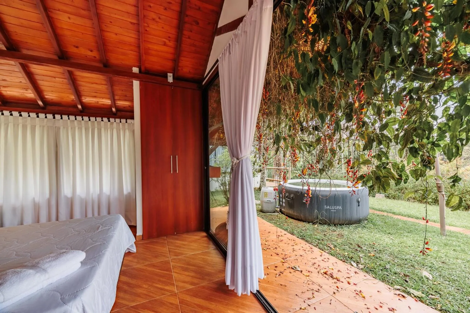 Pietrasanta hotel campestre frente a la represa del Peñol y Guatape