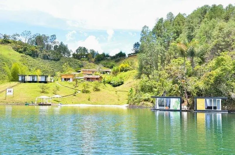Pietrasanta hotel campestre frente a la represa del Peñol y Guatape