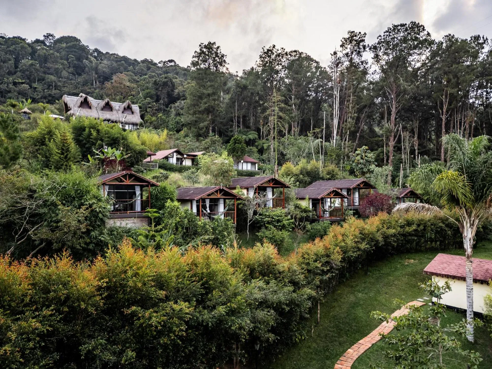 Pietrasanta hotel campestre frente a la represa del Peñol y Guatape