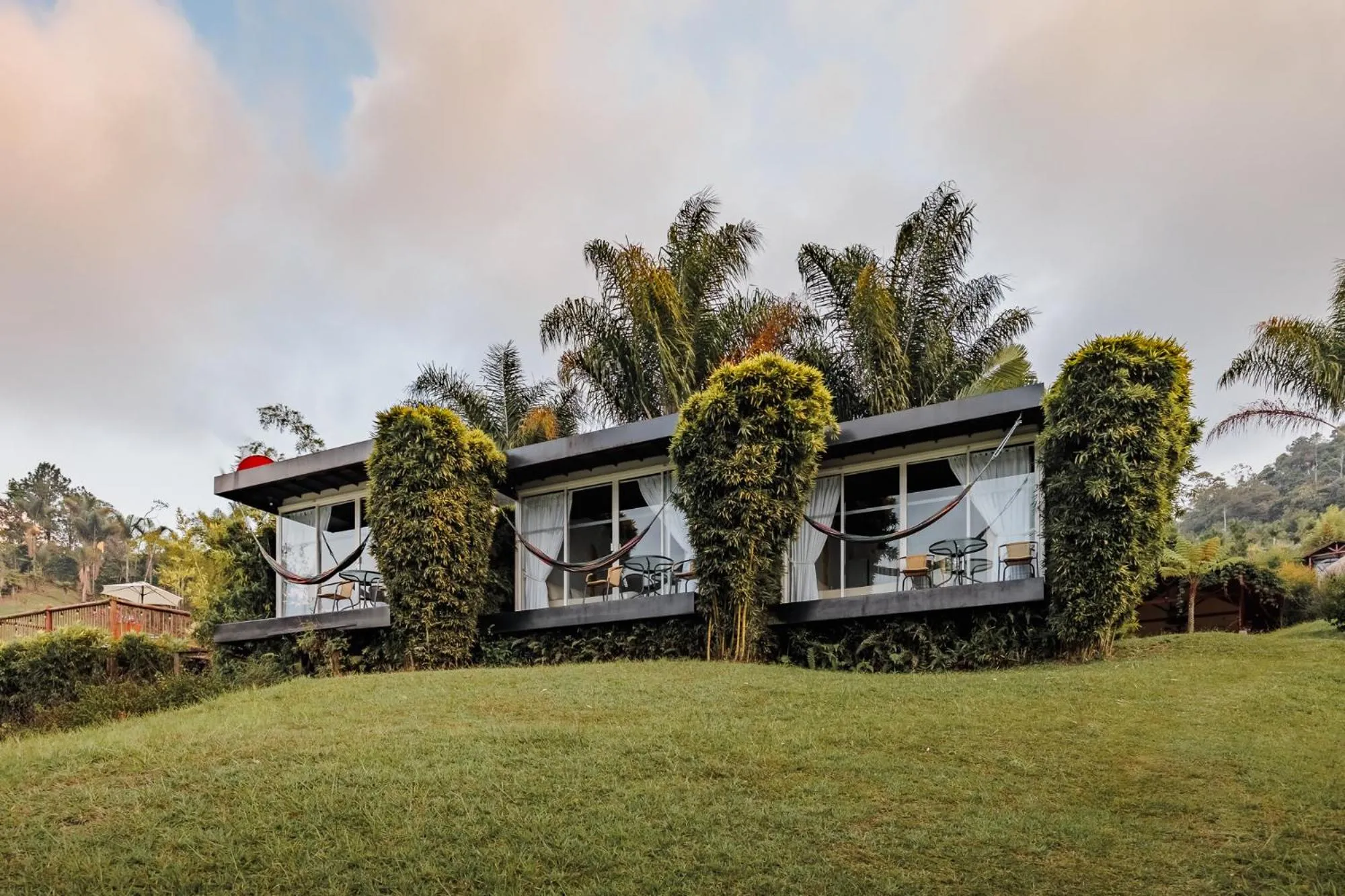 Pietrasanta hotel campestre frente a la represa del Peñol y Guatape