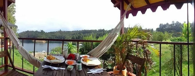 Pietrasanta hotel campestre frente a la represa del Peñol y Guatape