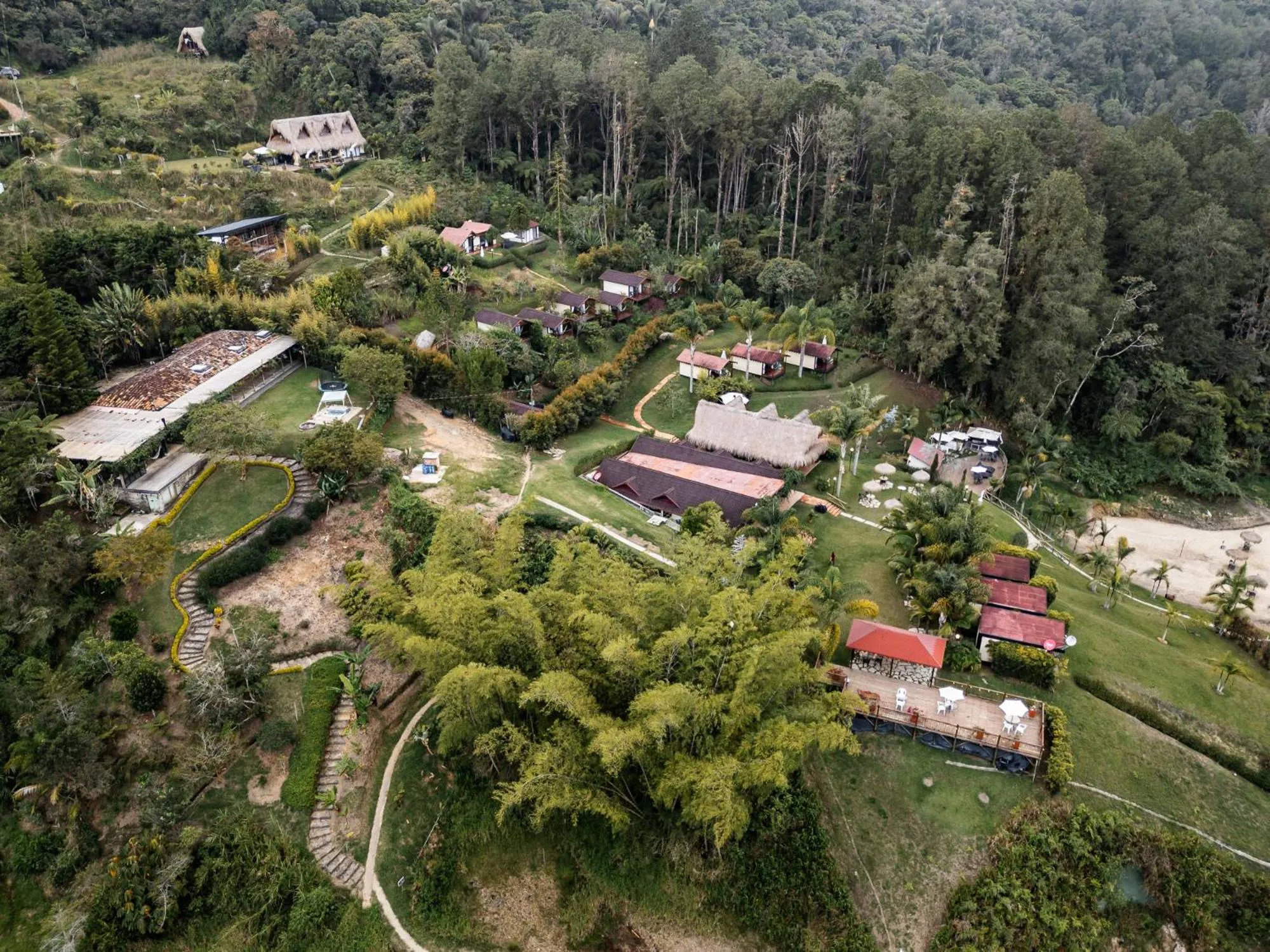 Pietrasanta hotel campestre frente a la represa del Peñol y Guatape