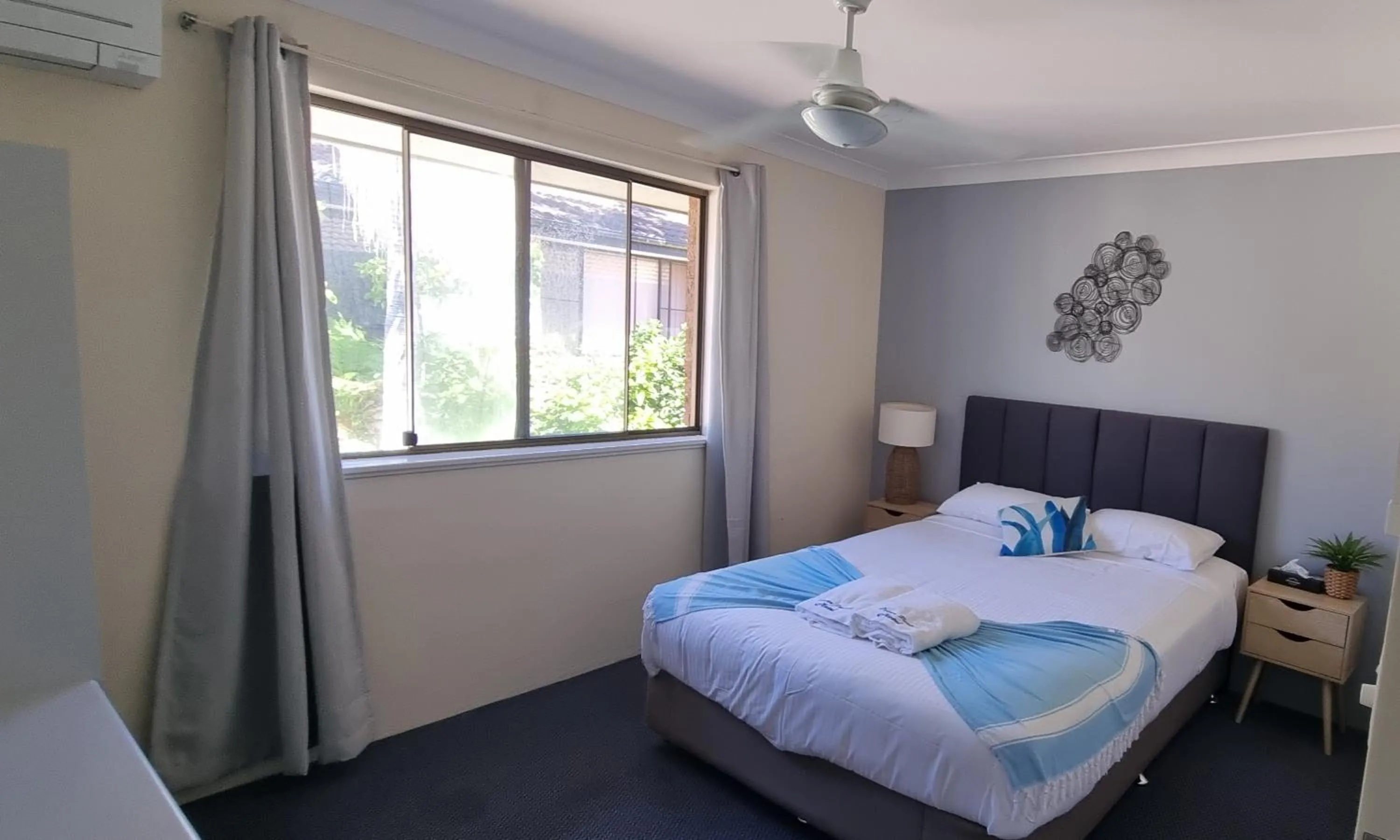 Bed in Ocean Parade Motel