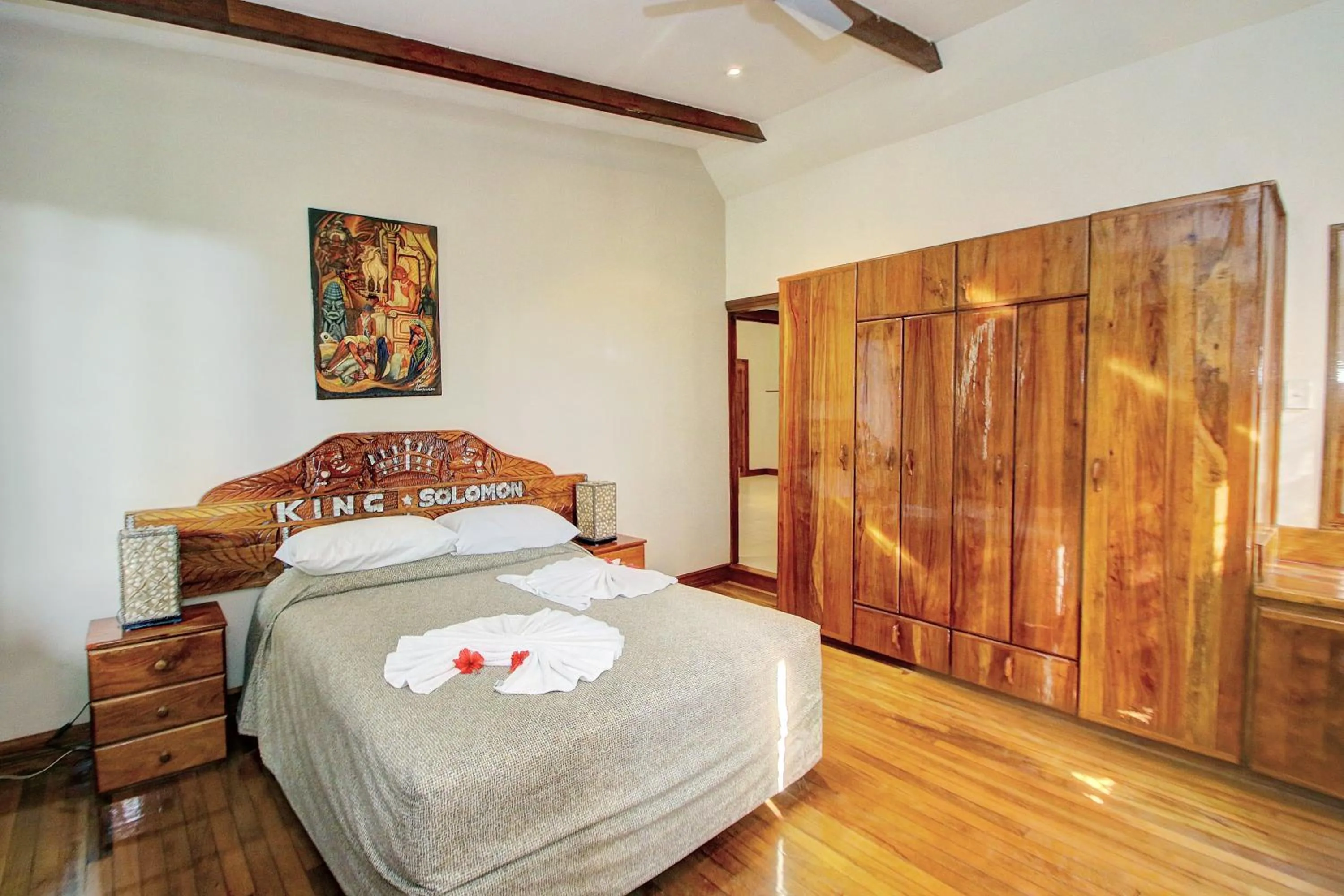 Bed in King Solomon Hotel