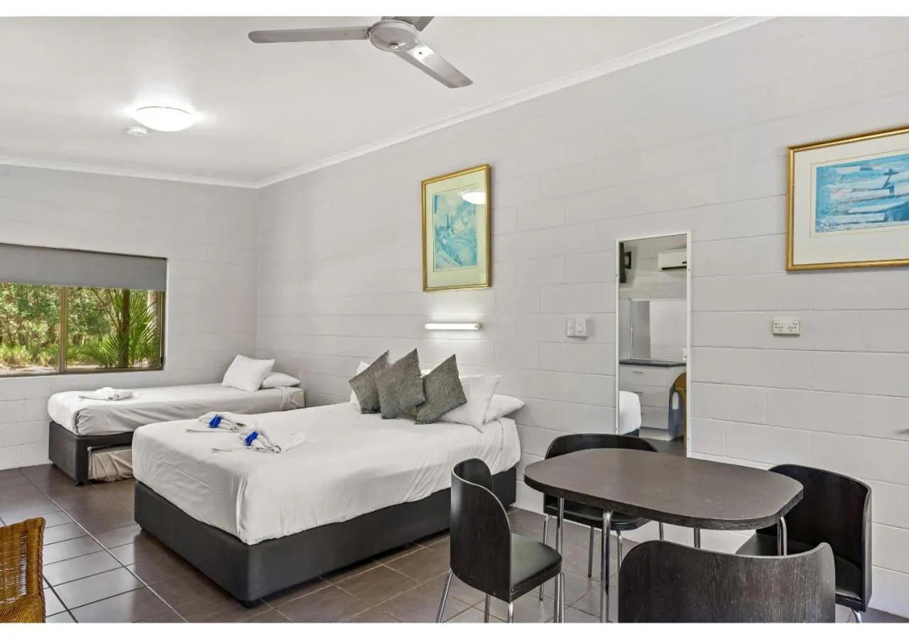 Photo of the whole room, Bed in Discovery Parks - Tannum Sands