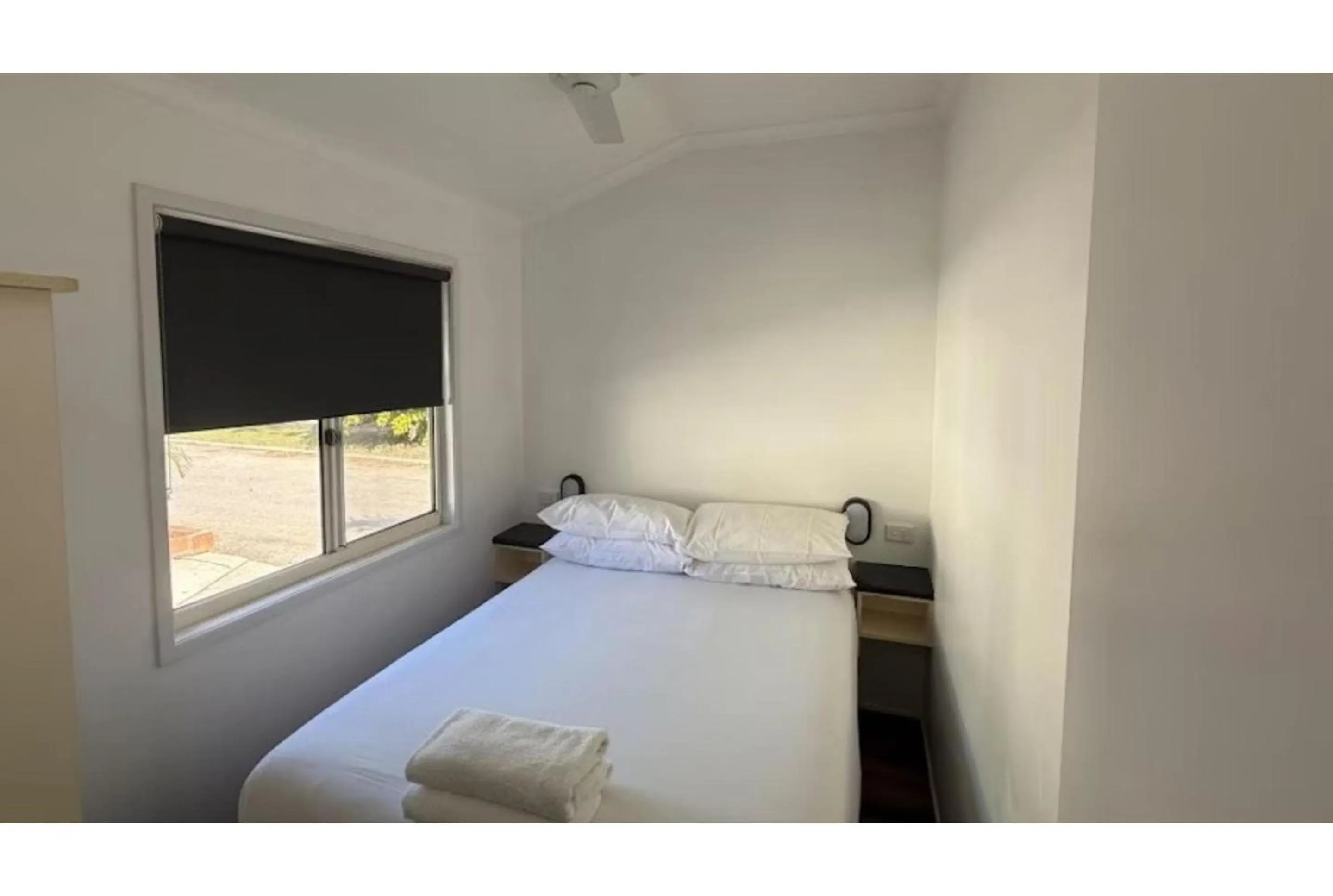 Bedroom, Bed in Discovery Parks - Tannum Sands