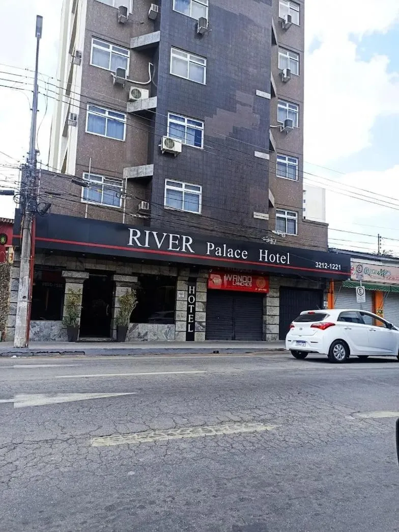 River Palace Hotel