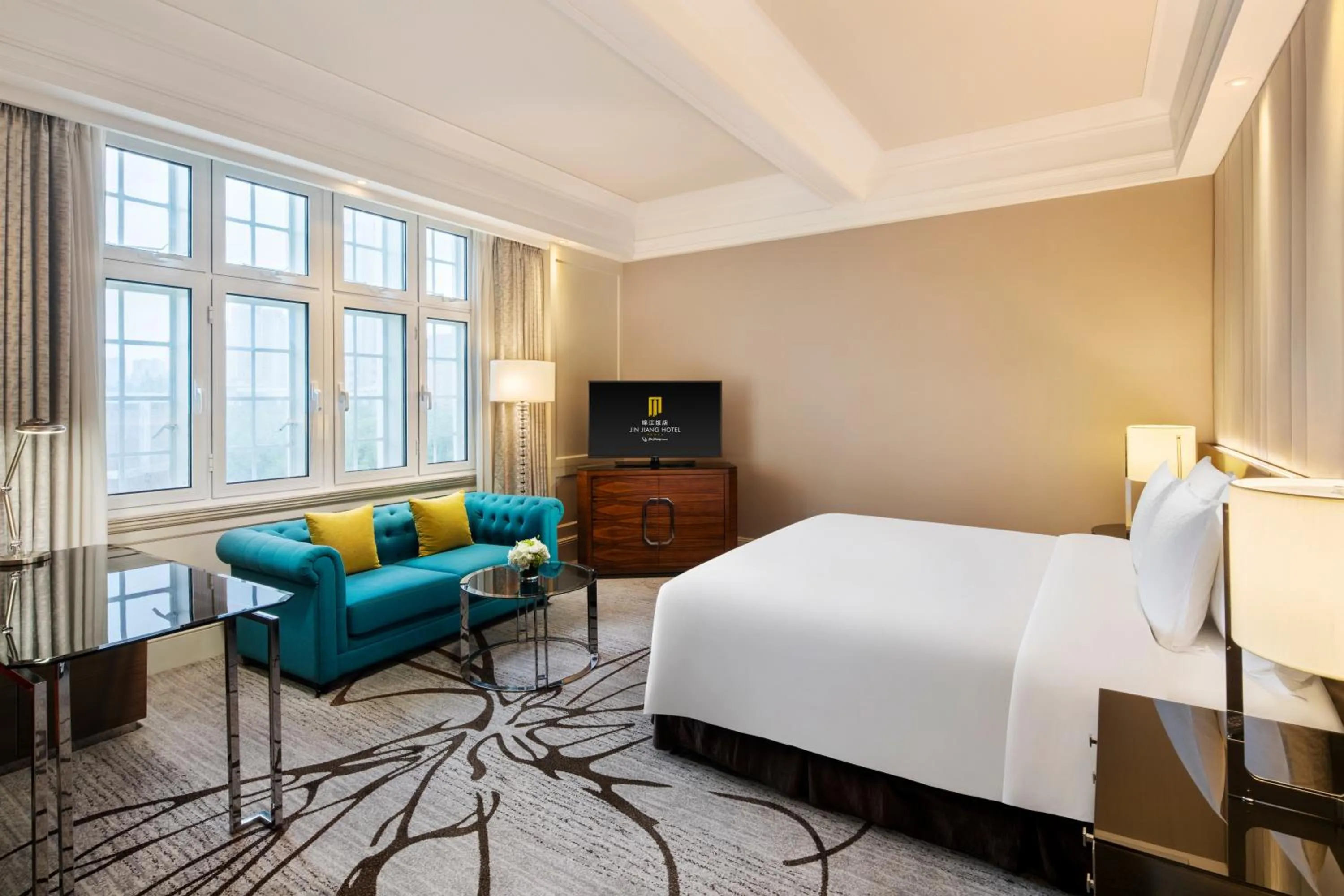 Photo of the whole room, Bed in Jin Jiang Hotel Shanghai - historical hotel in the city-center of Huaihai shopping area and convenient access to metro lines