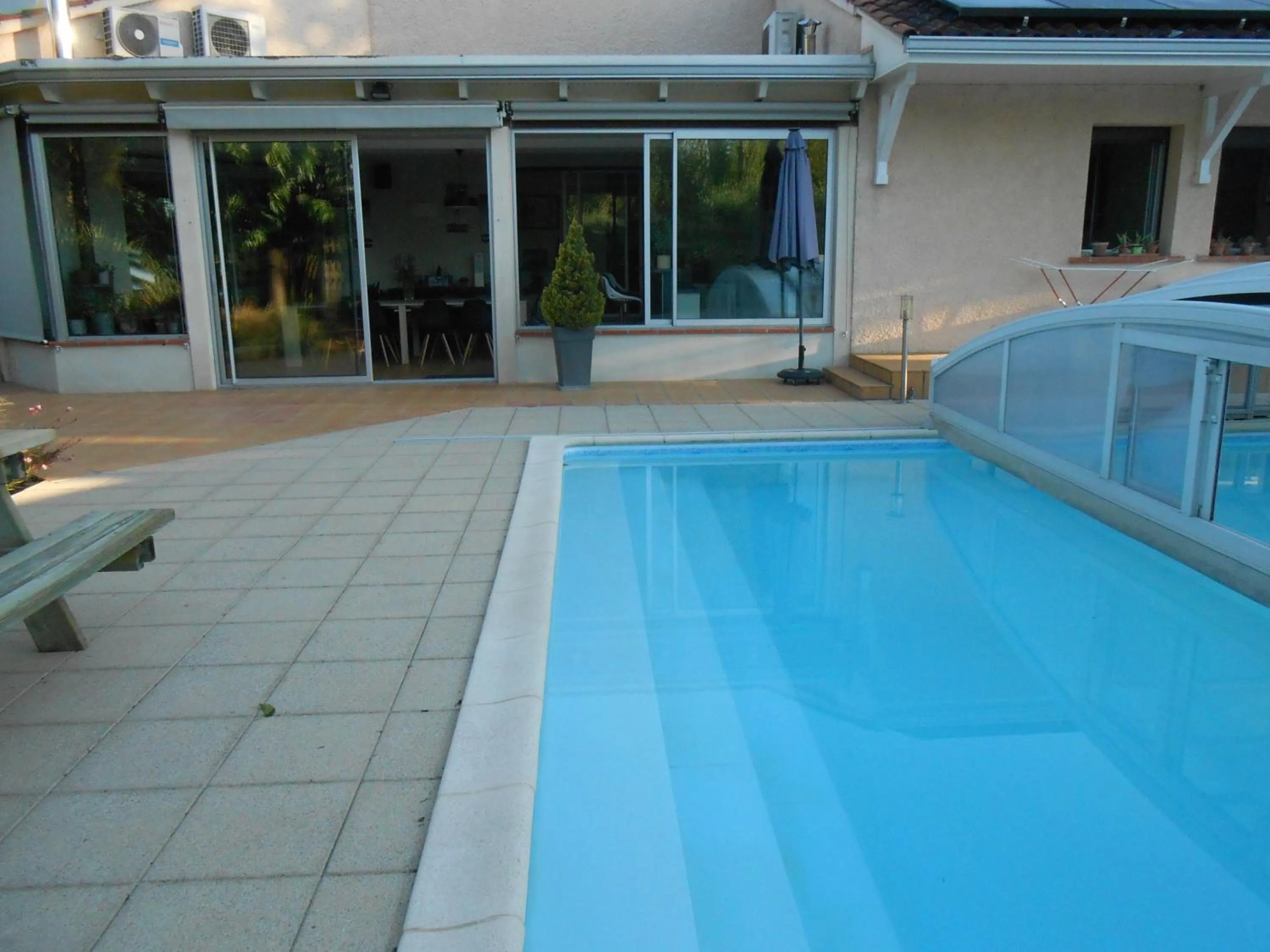 Property building in chambre hôte avec piscine - La Vialatte