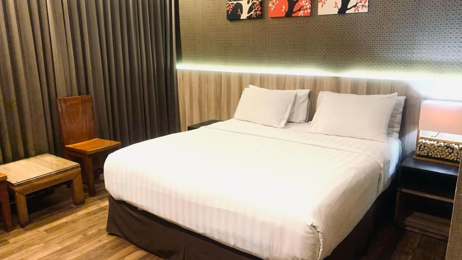 Bed in Oxville Hotel