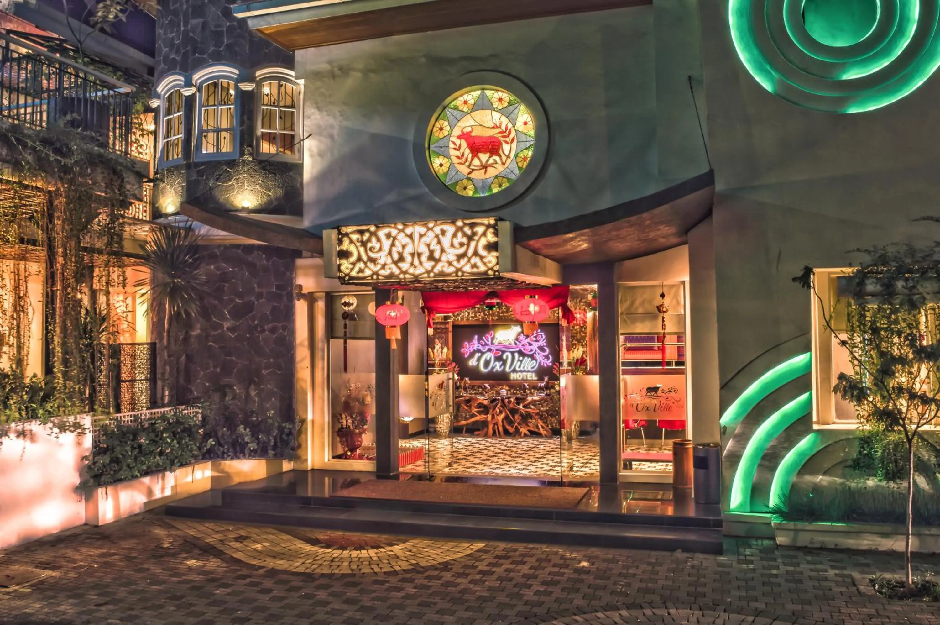 Facade/entrance in Oxville Hotel