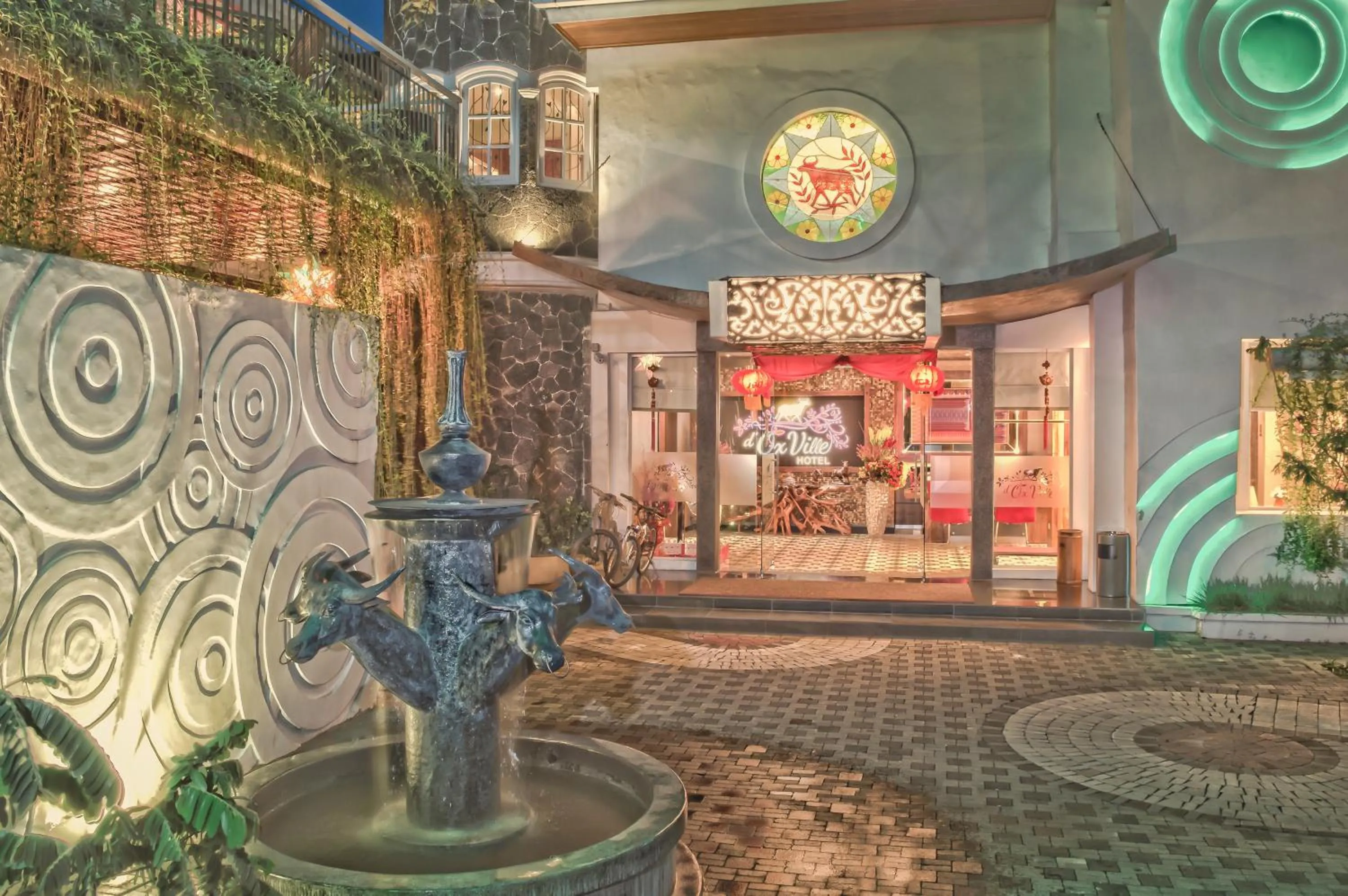 Facade/entrance in Oxville Hotel