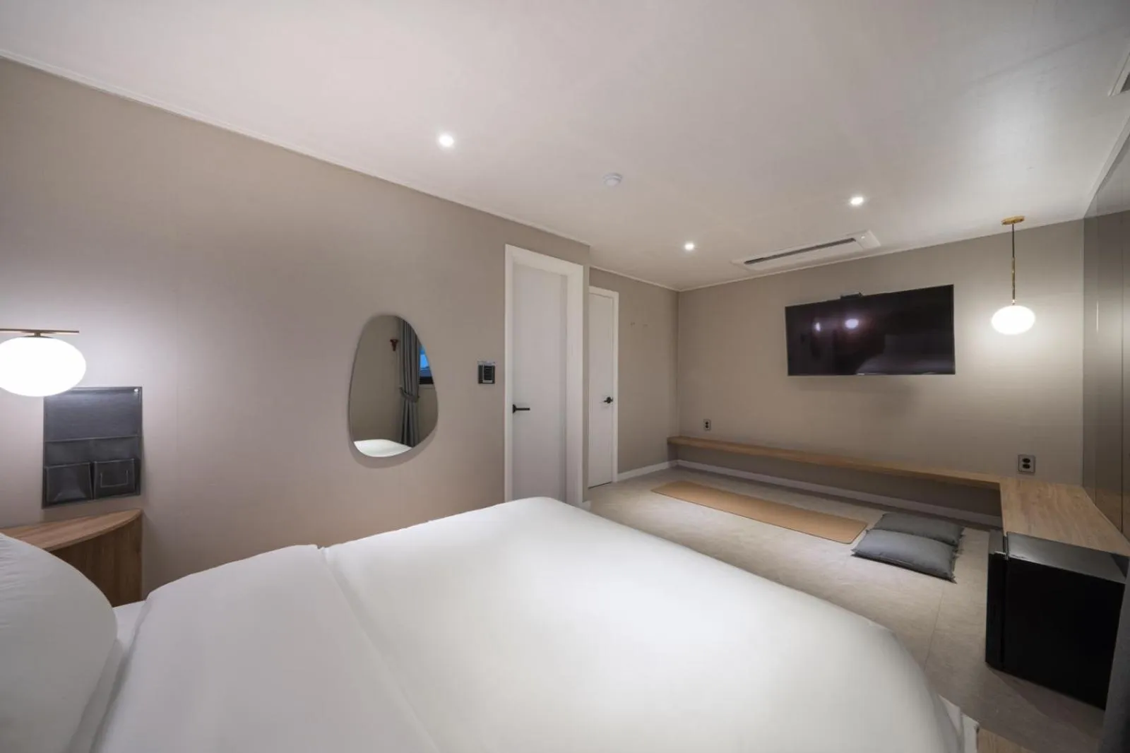 Bed in Goyo37 Hotel Osan by Aank