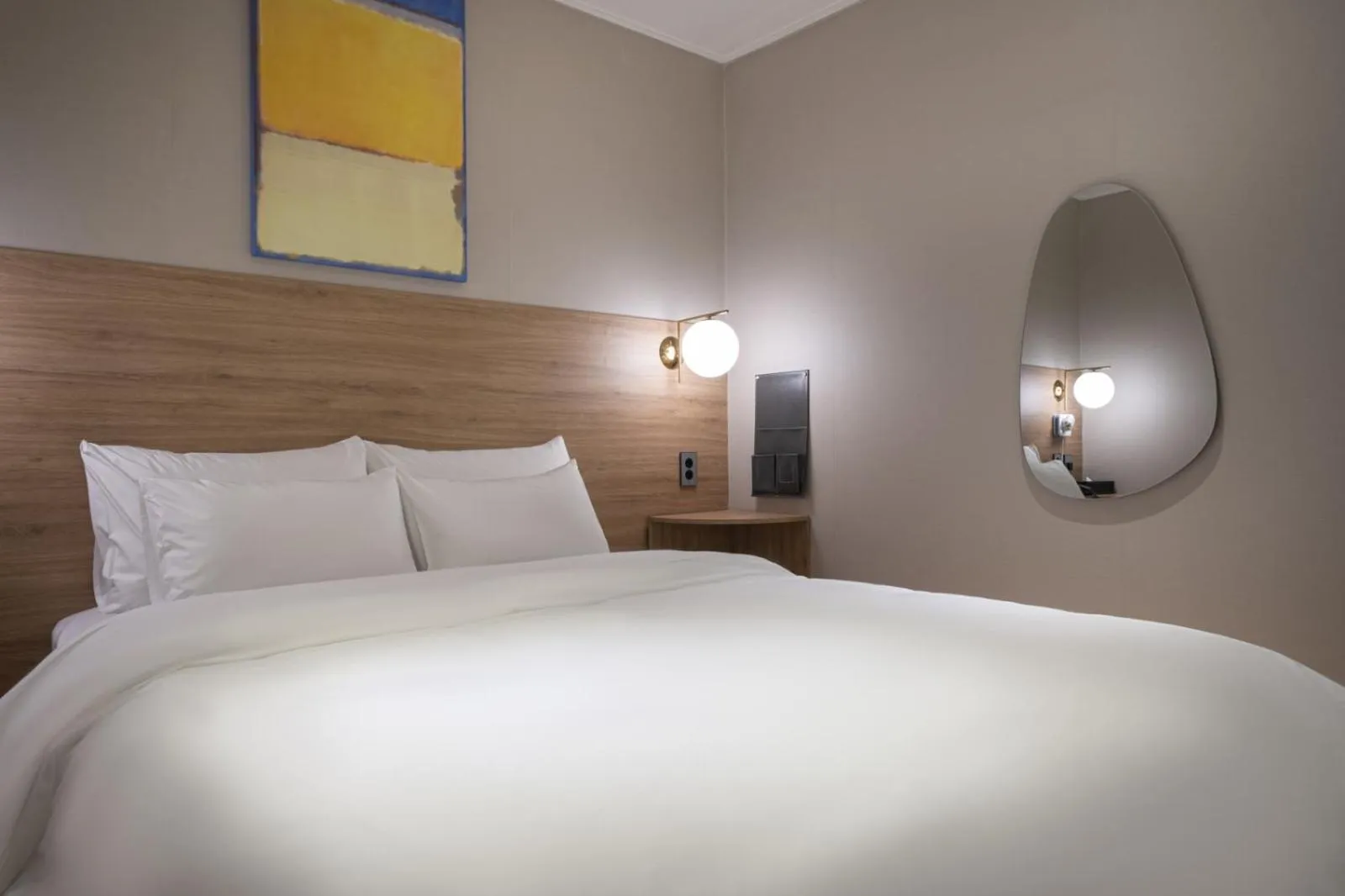 Bed in Goyo37 Hotel Osan by Aank