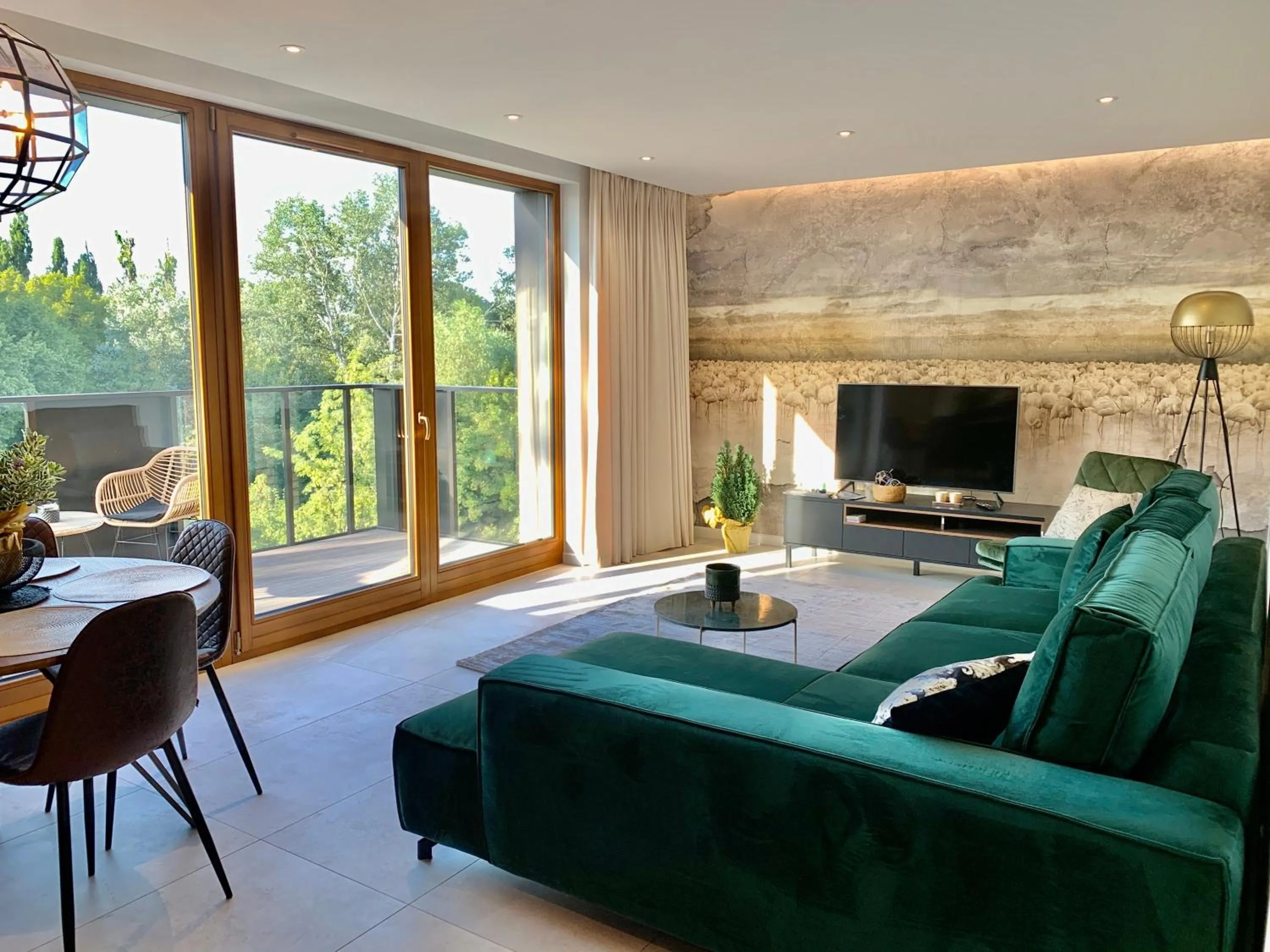 Baltic Riviera Apartments - Garden Sanctuary Retreat