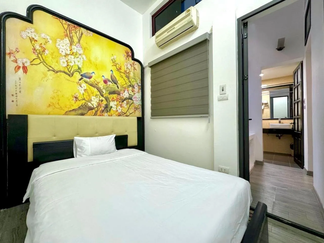 Bed in Hanoi Elpis Hotel