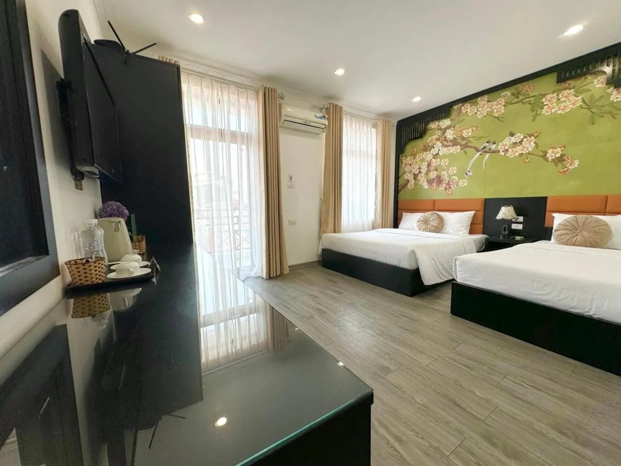 Photo of the whole room, Bed in Hanoi Elpis Hotel