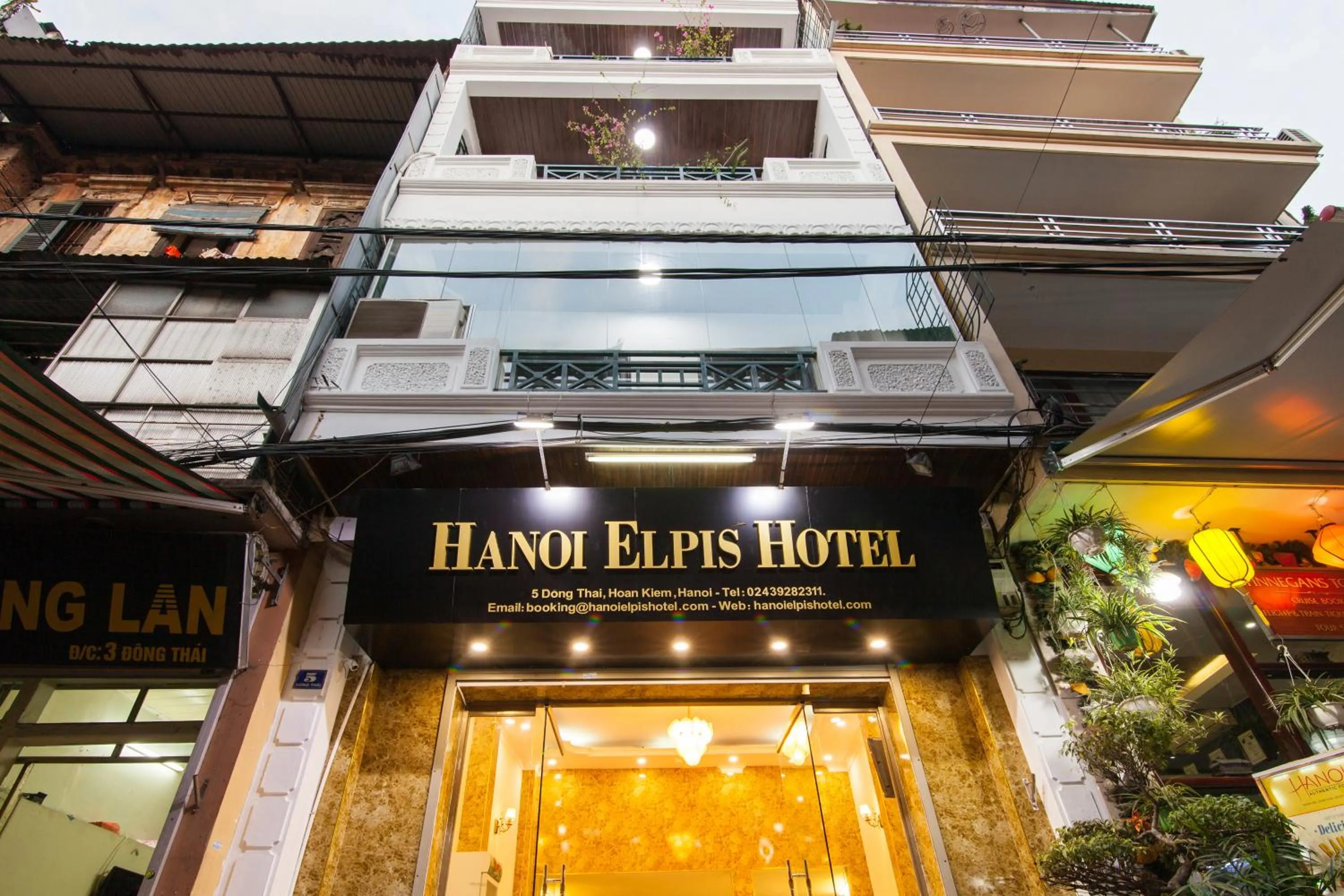Property building in Hanoi Elpis Hotel