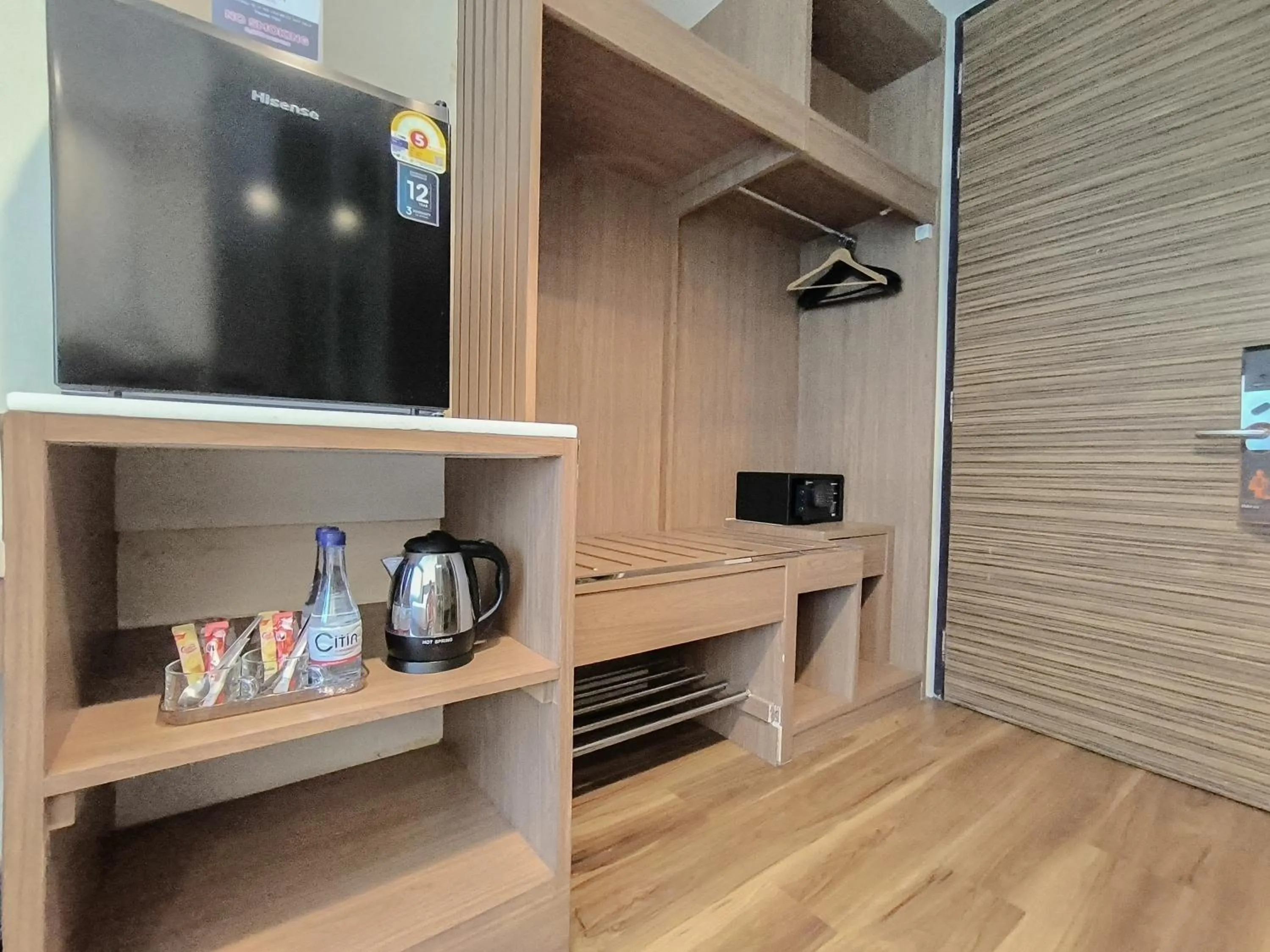 Coffee/tea facilities in Citin Sukhumvit 11 Nana Bangkok by Compass Hospitality