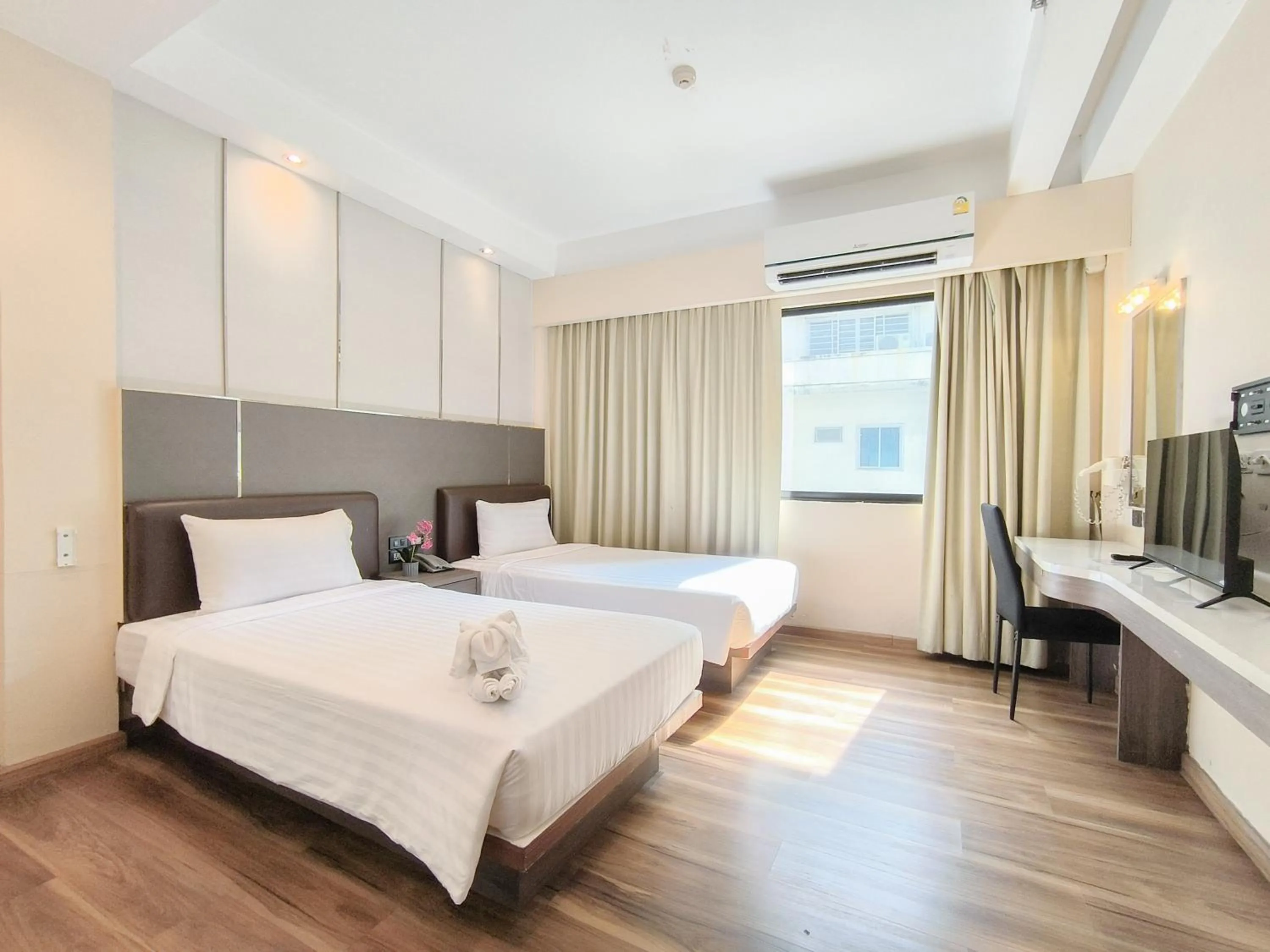 Bed in Citin Sukhumvit 11 Nana Bangkok by Compass Hospitality