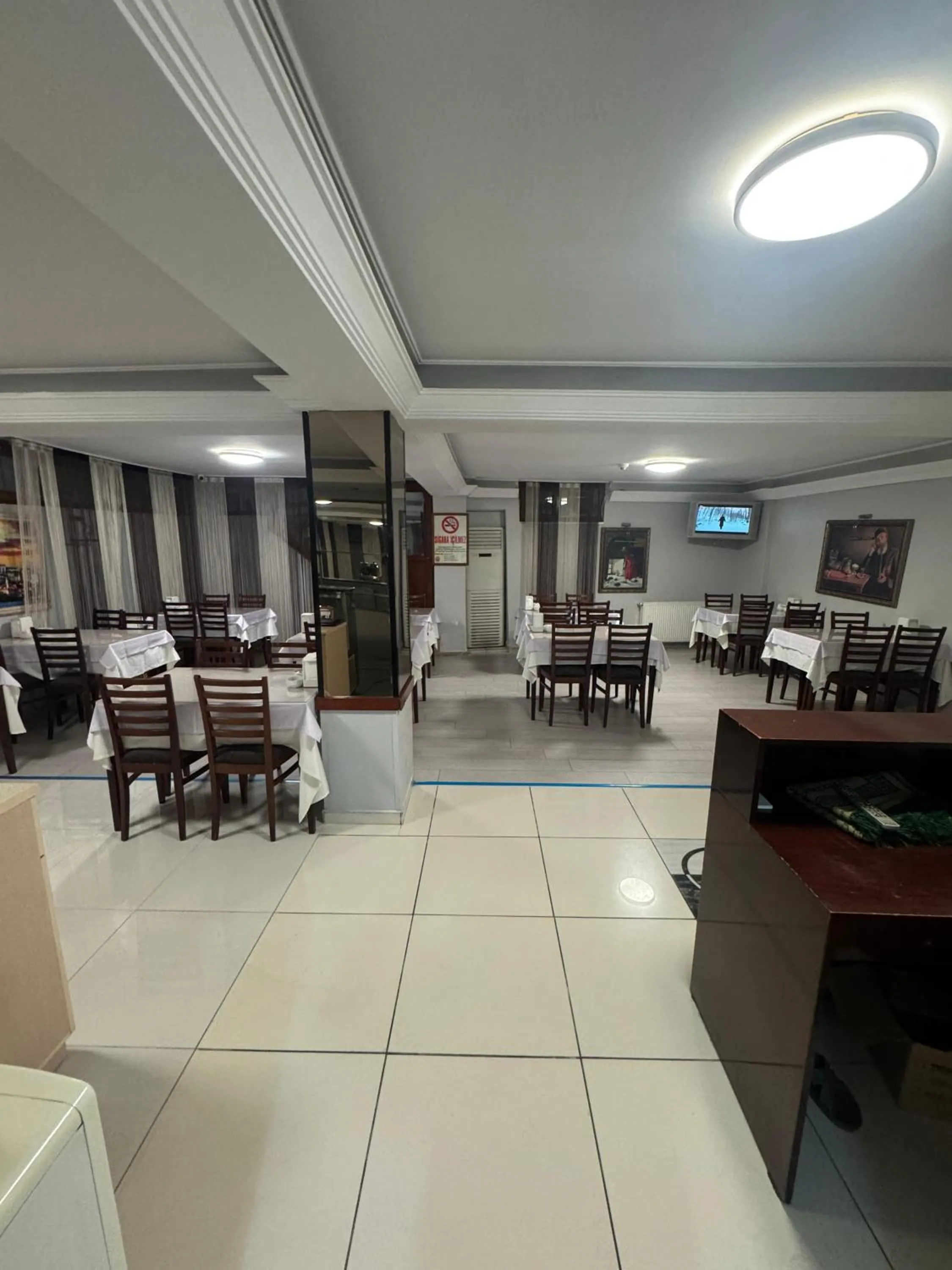 Restaurant/places to eat in GRAND VATAN HOTEL