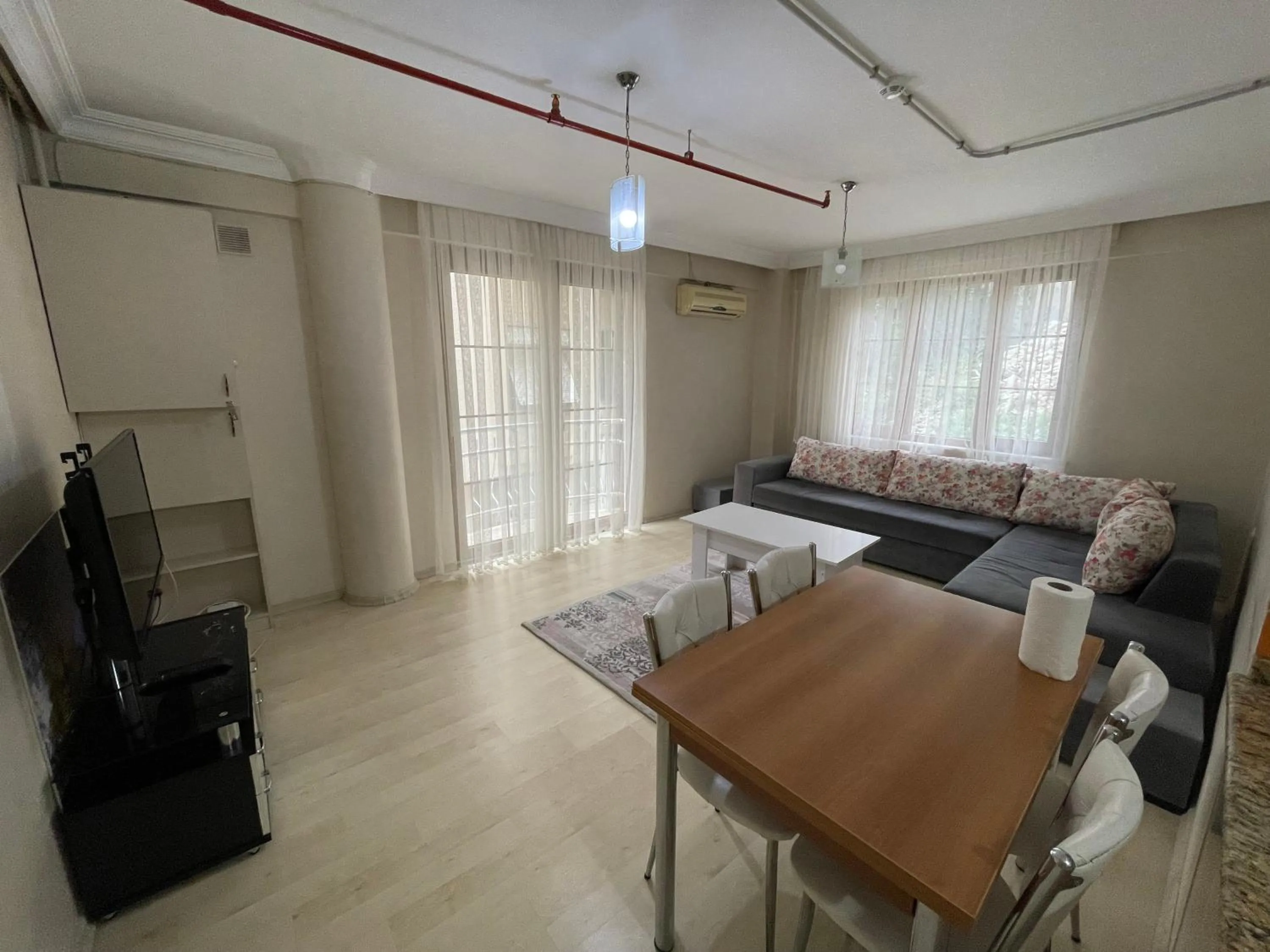 Communal lounge/ TV room in Apart Point